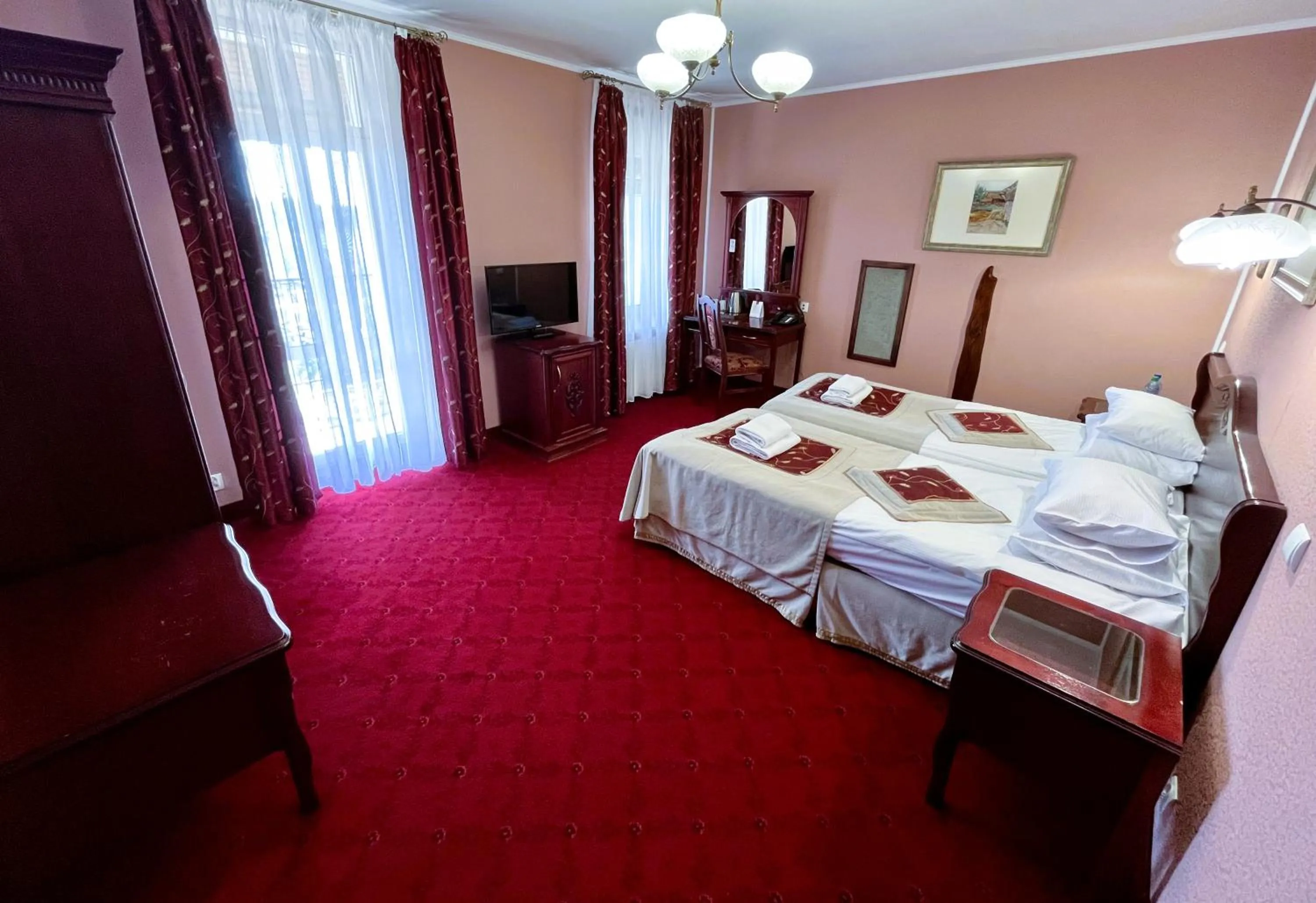 Photo of the whole room, Bed in Willa Pod Zamkiem