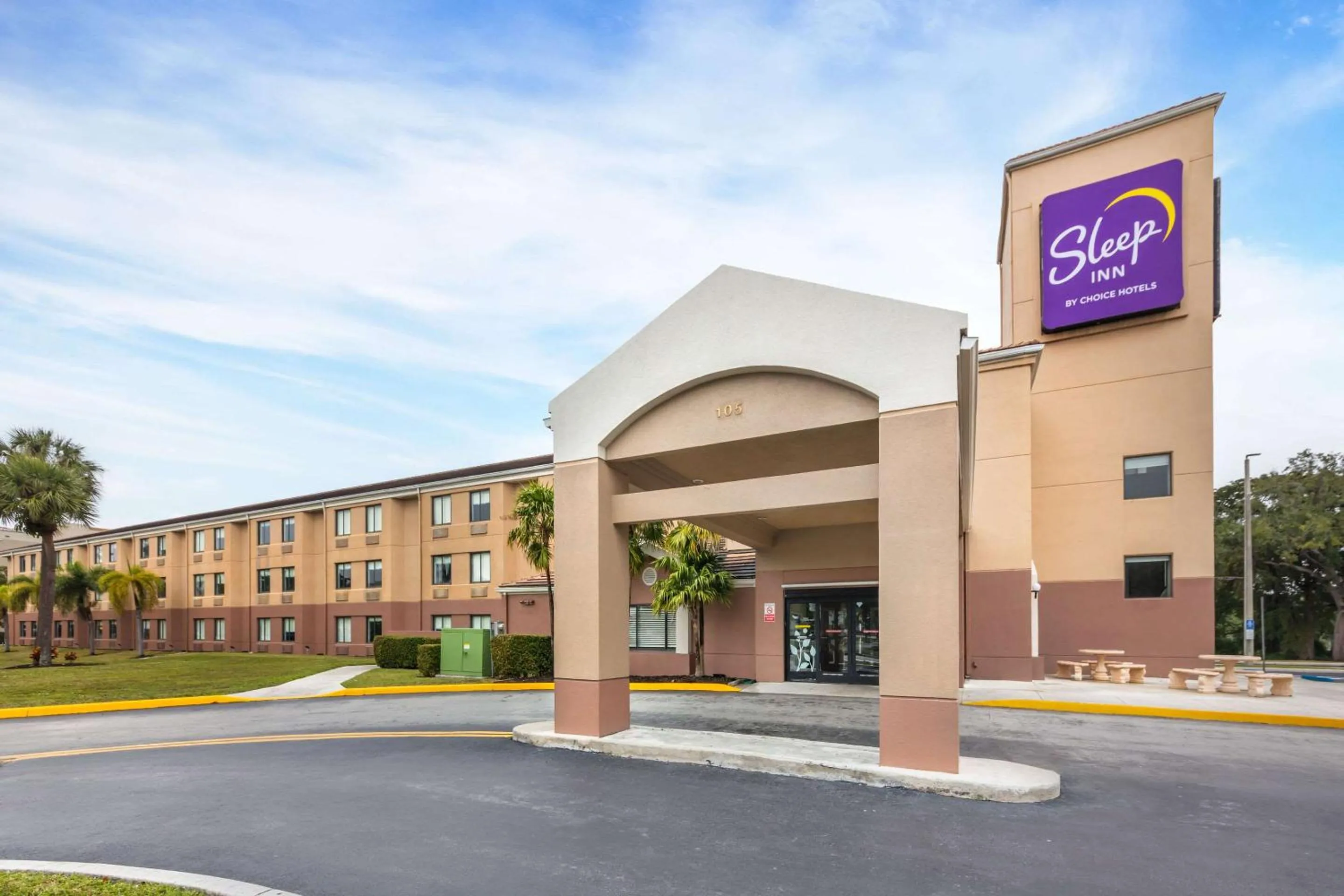 Property building in Sleep Inn Miami Airport