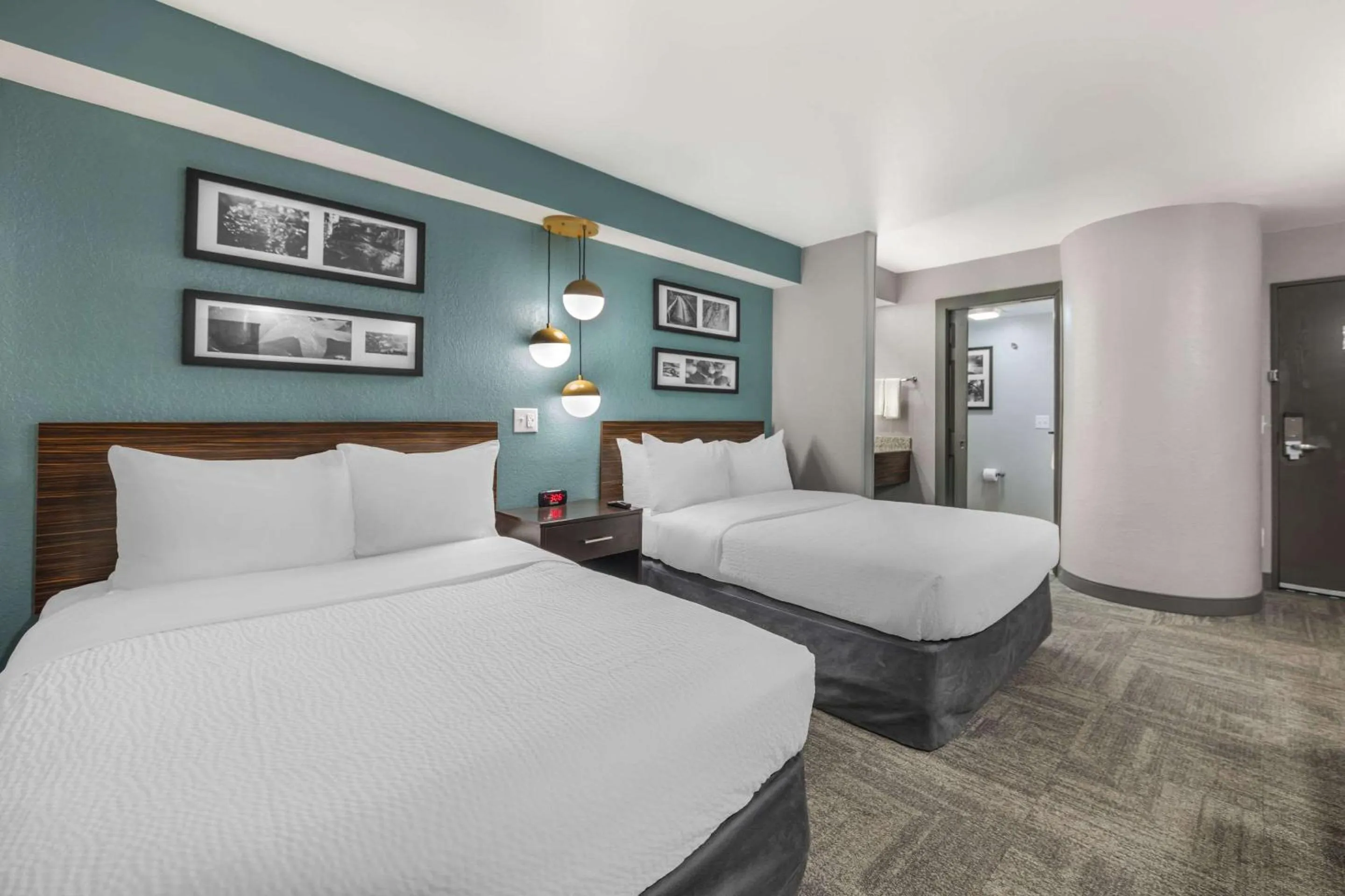 Bedroom, Bed in Sleep Inn Miami Airport