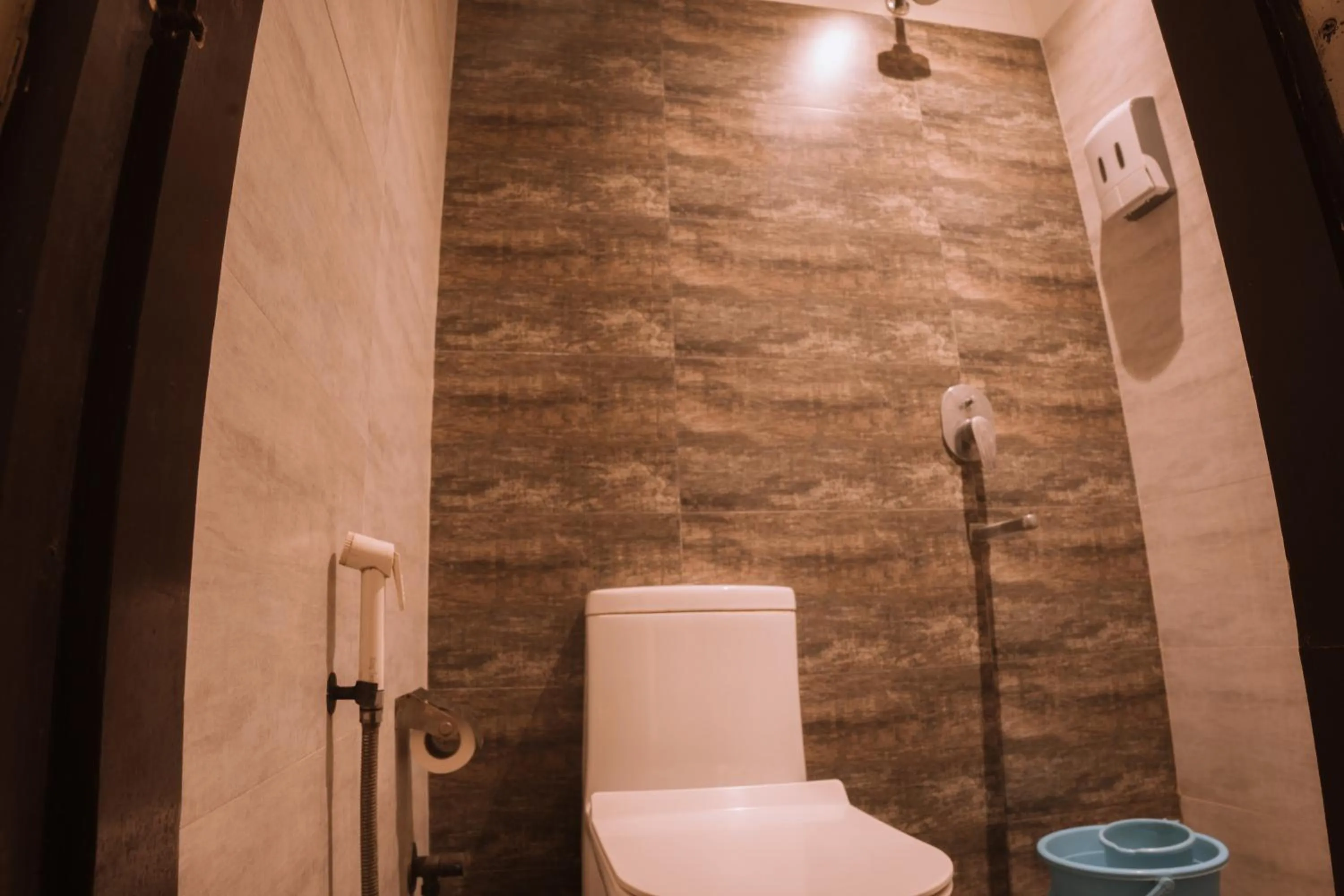 Bathroom in Joey's Hostel Agra - 200m from Taj Mahal