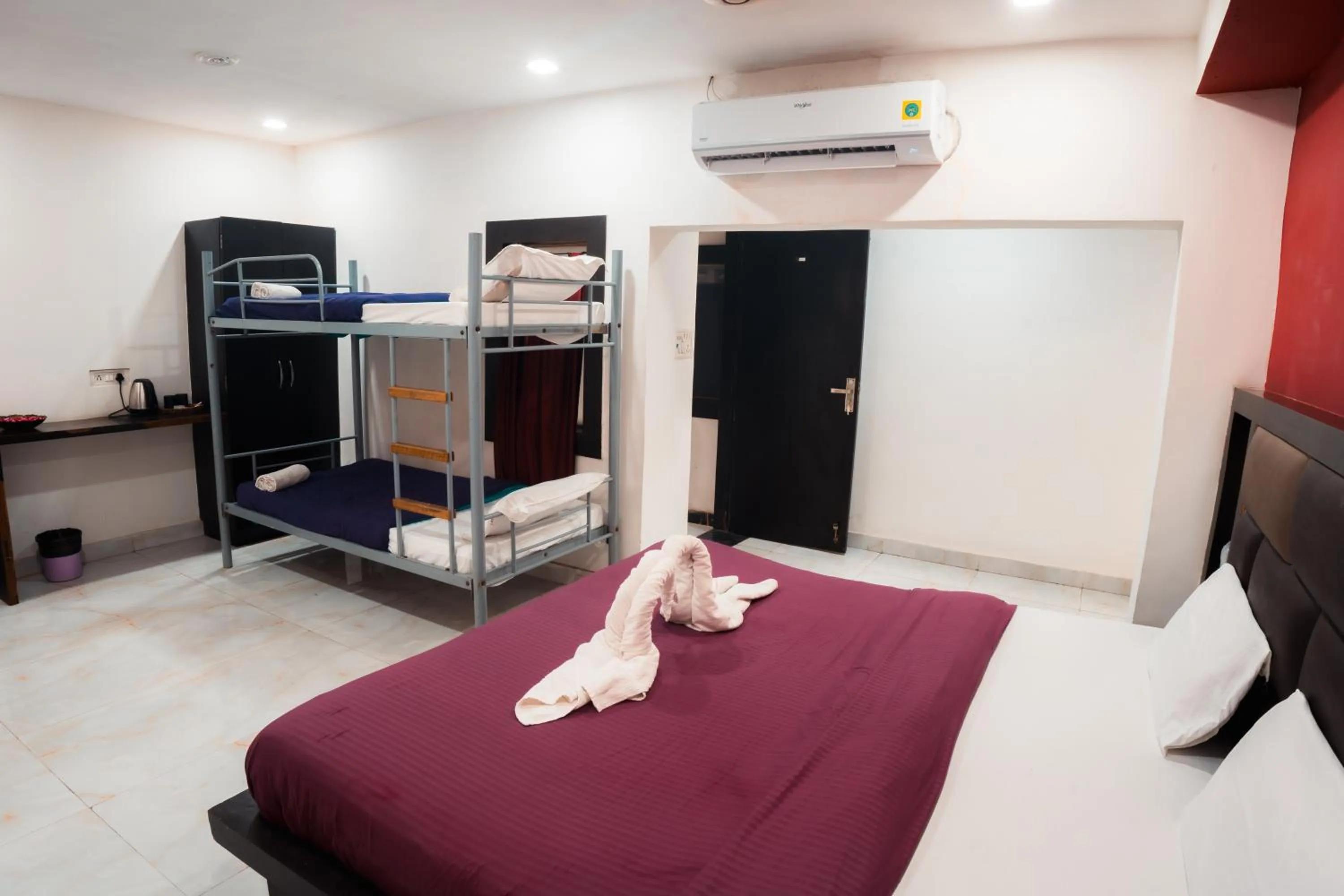 Bedroom, Bed in Joey's Hostel Agra - 200m from Taj Mahal