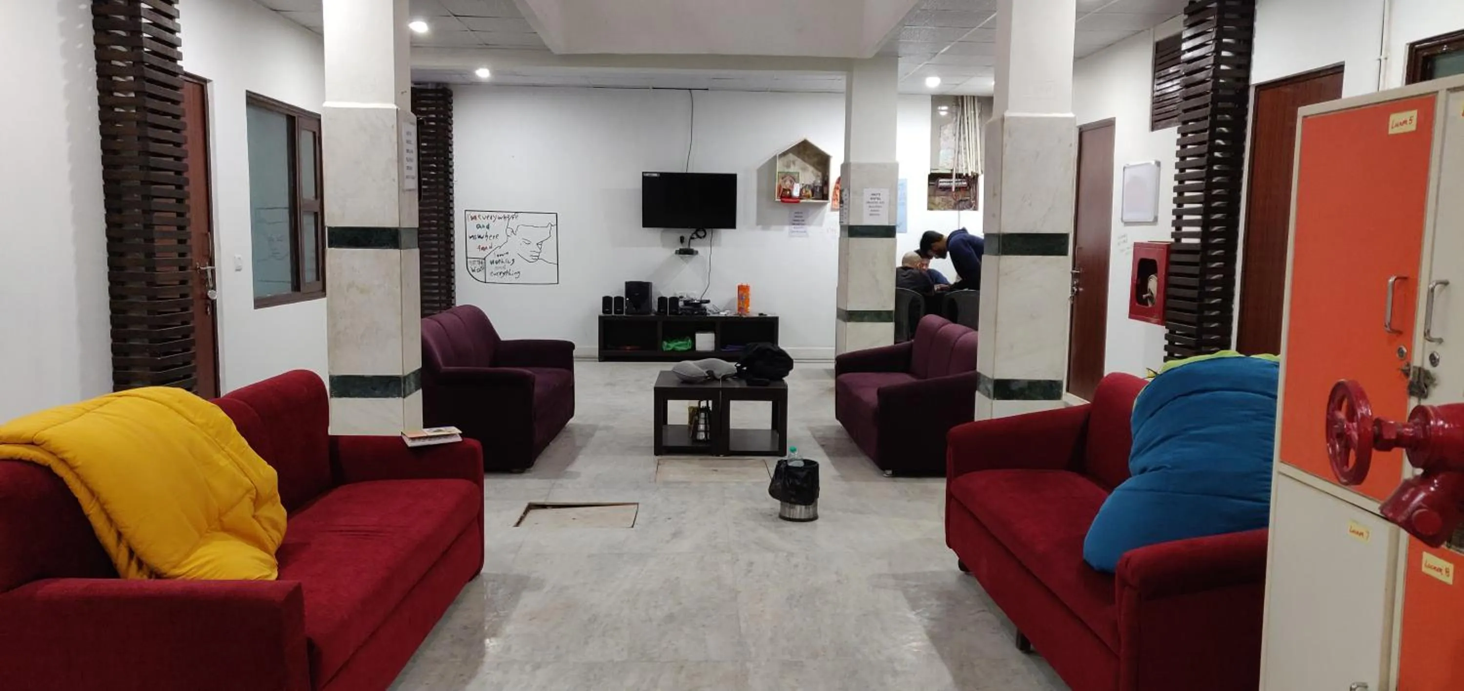 Communal lounge/ TV room in Joey's Hostel Agra - 200m from Taj Mahal