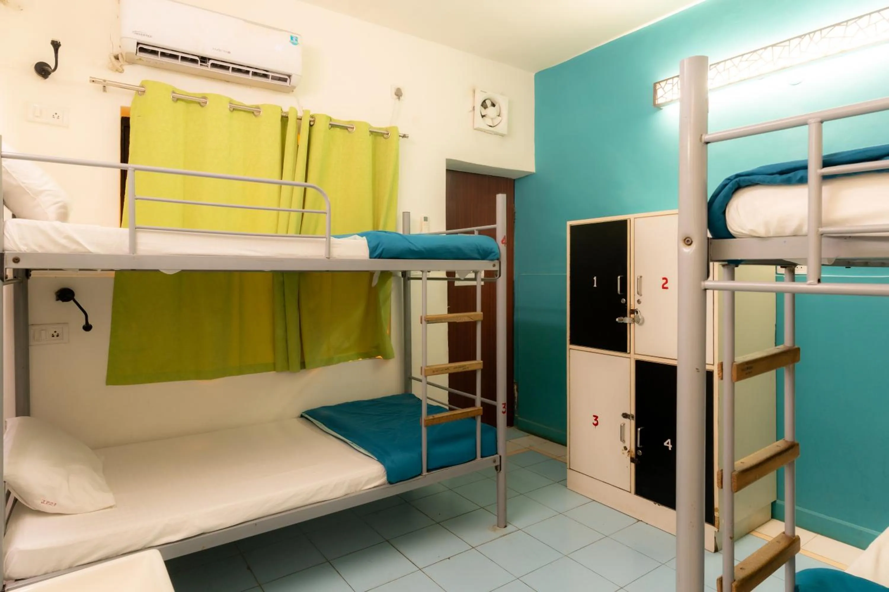 Bed in Joey's Hostel Agra - 200m from Taj Mahal