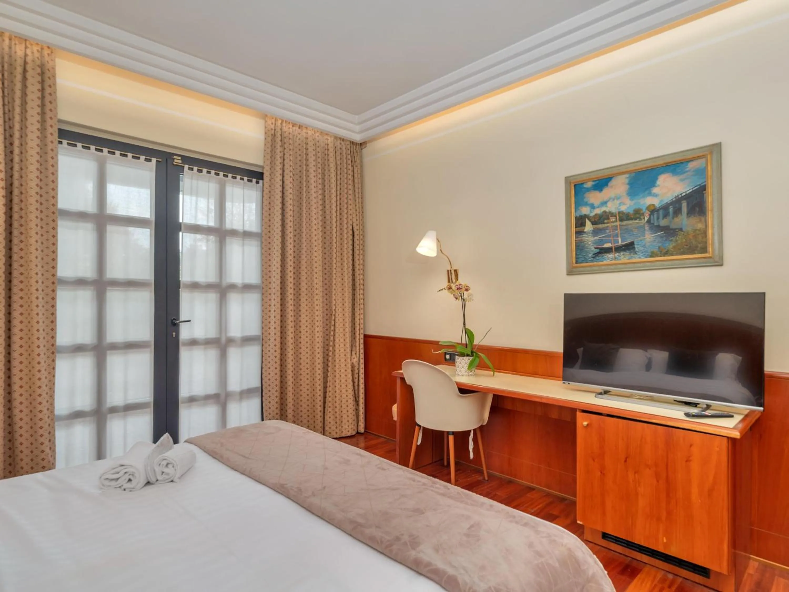 Photo of the whole room, Bed in B&B HOTELS Hotel Prestige Ornago