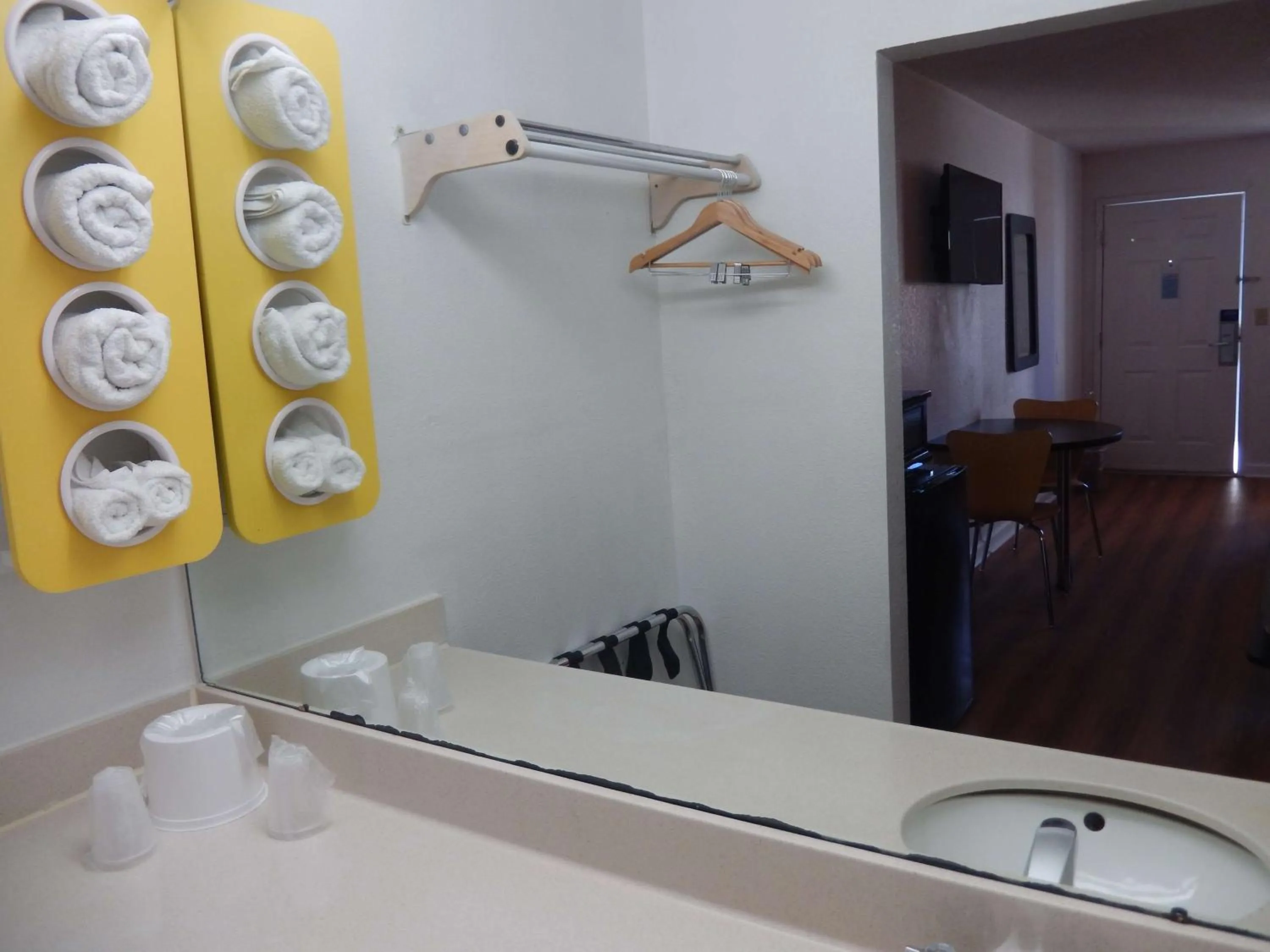 Bathroom in Motel 6-Warner Robins, GA