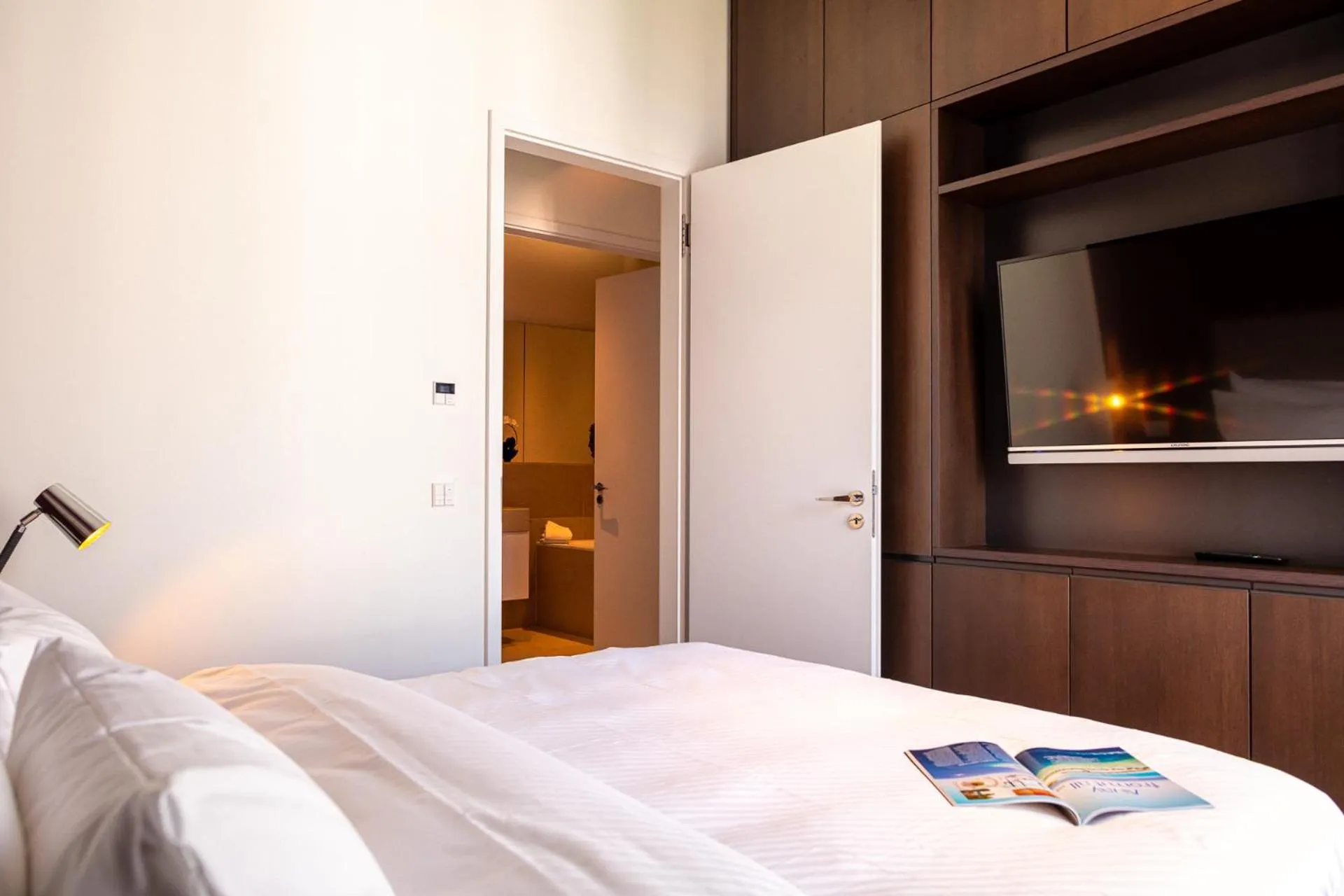 TV and multimedia, Bed in InTown Residences