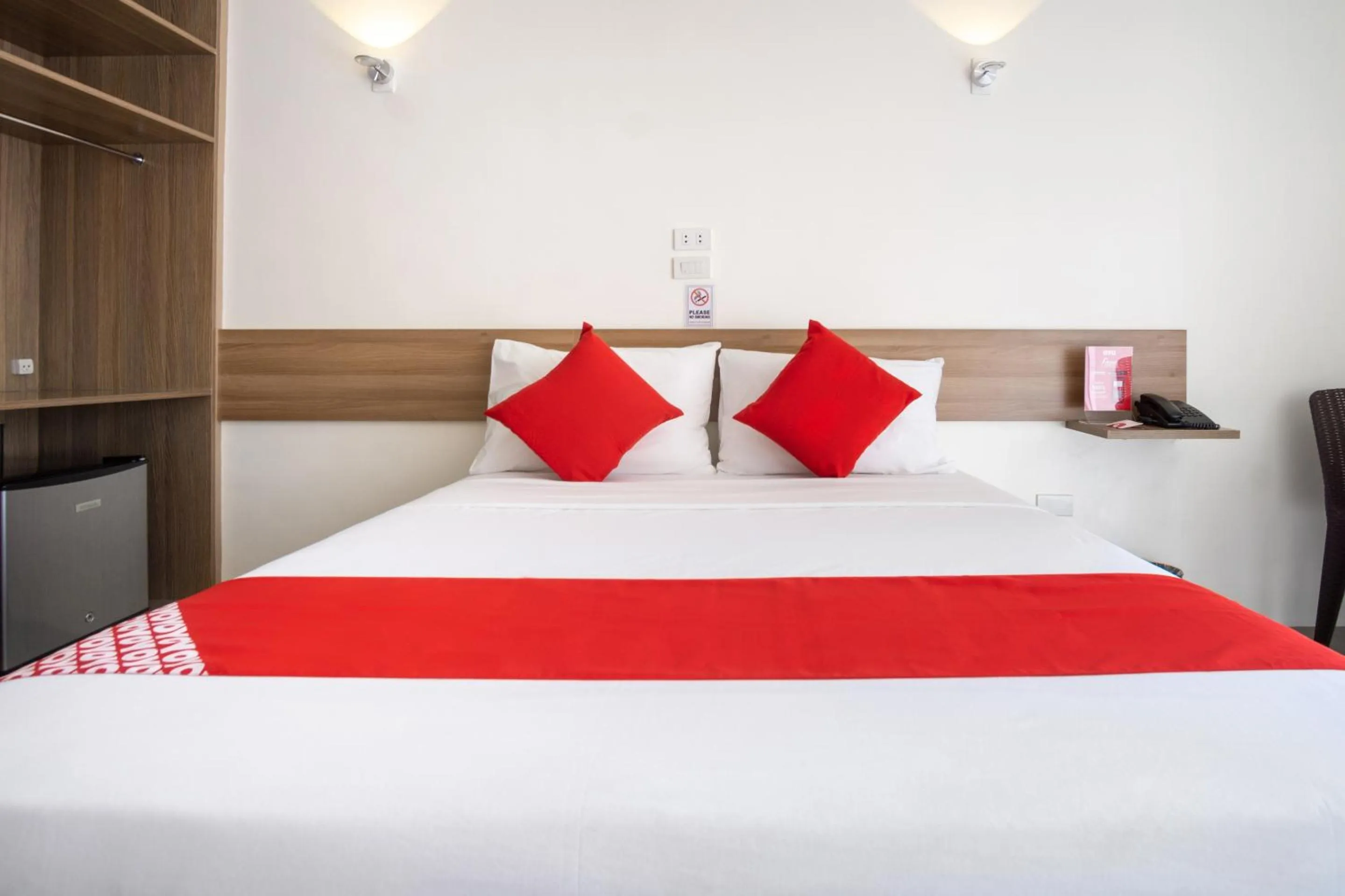 Bedroom, Bed in 18 Suites Cebu