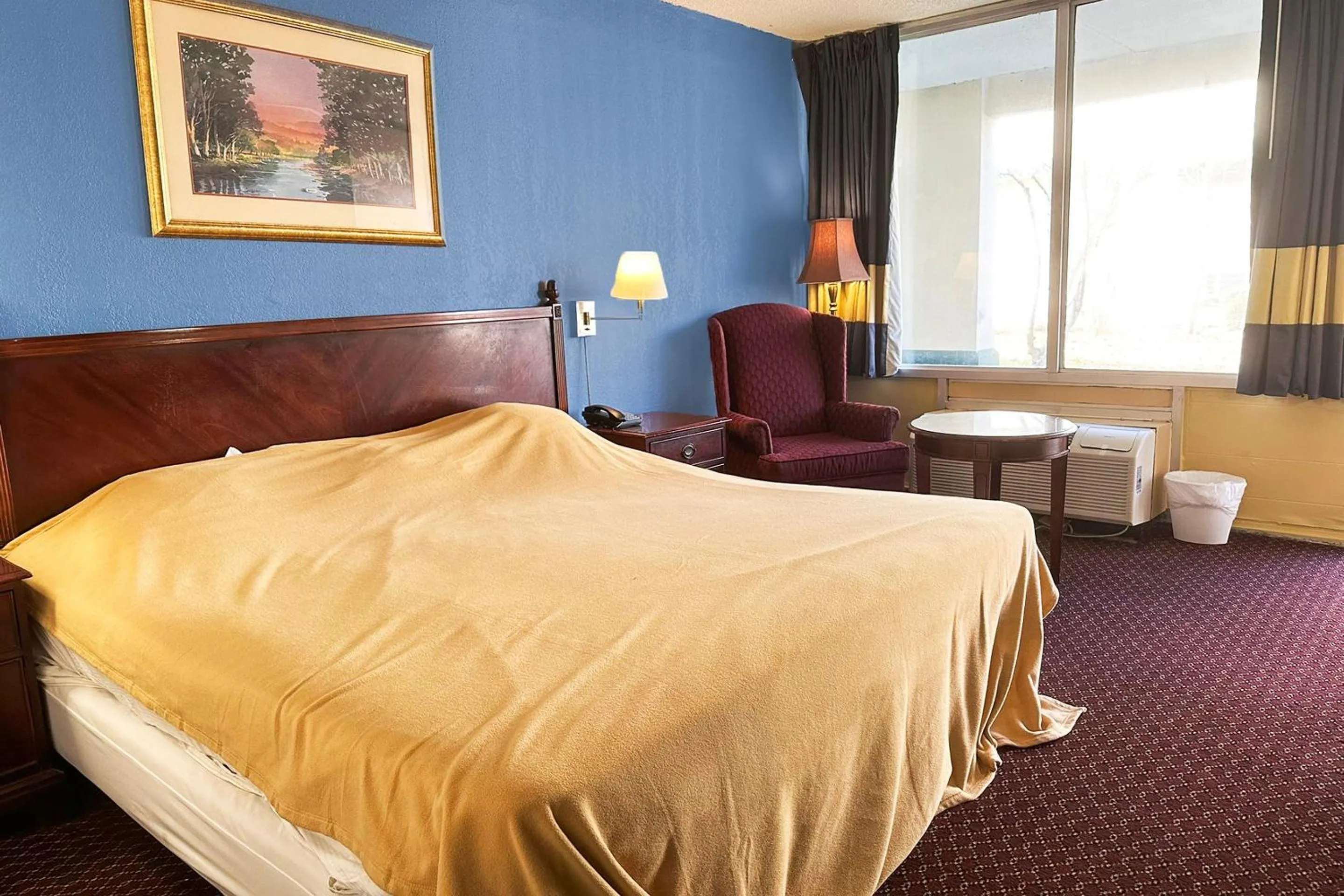 Bedroom, Bed in Super Inn & Suites by OYO Milledgeville