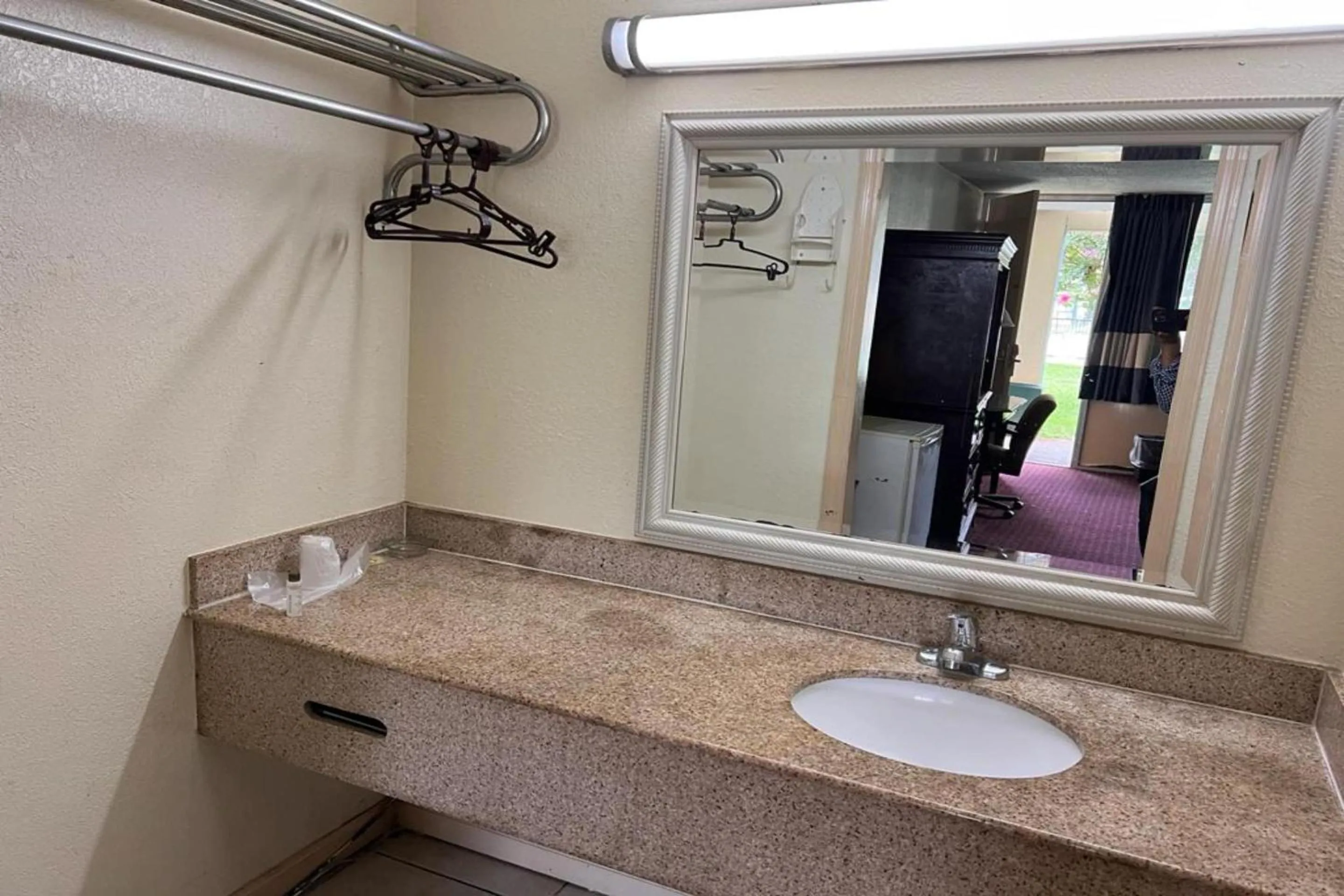 Bathroom in Super Inn & Suites by OYO Milledgeville