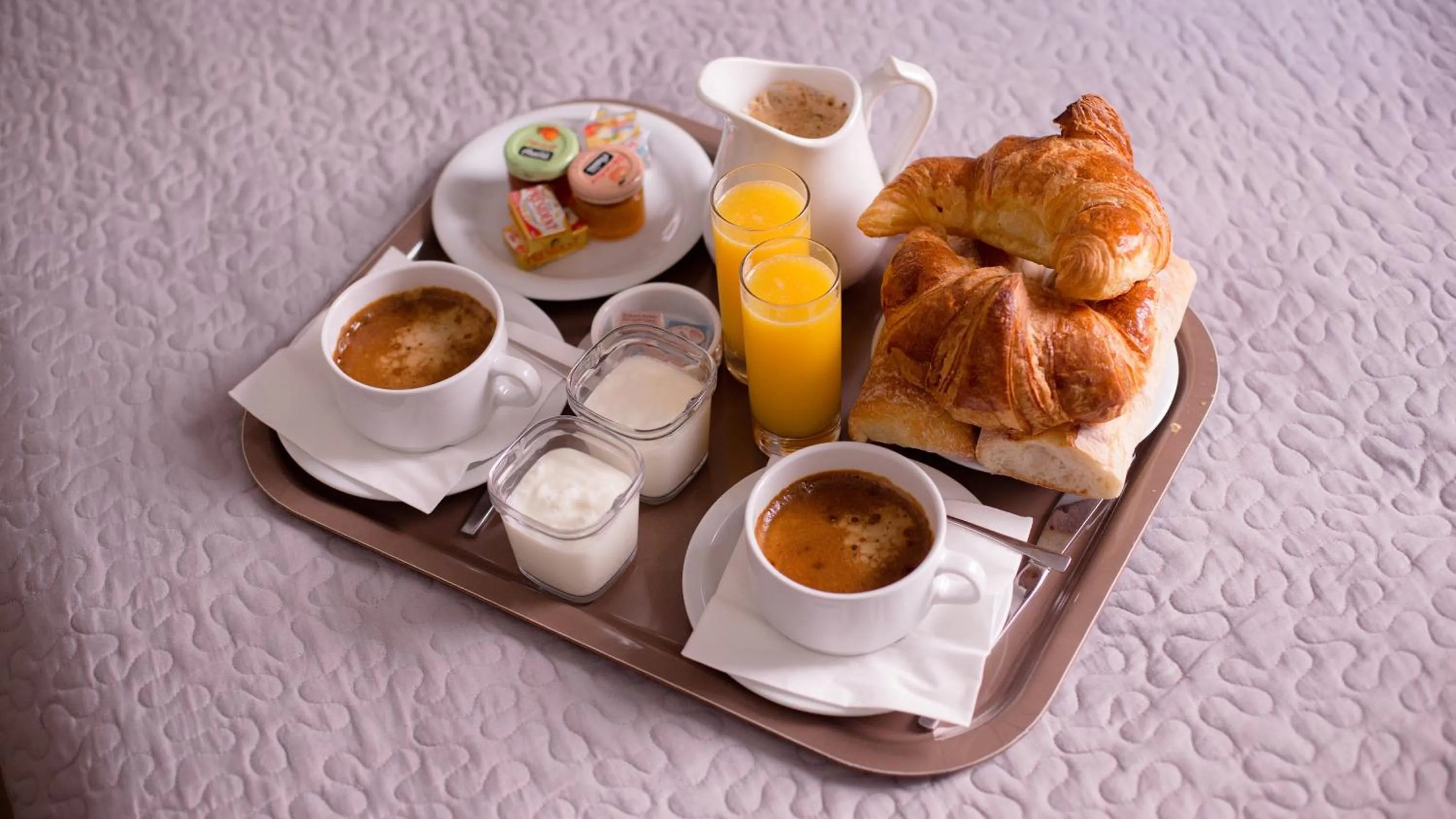 Breakfast in Hôtel Napoléon