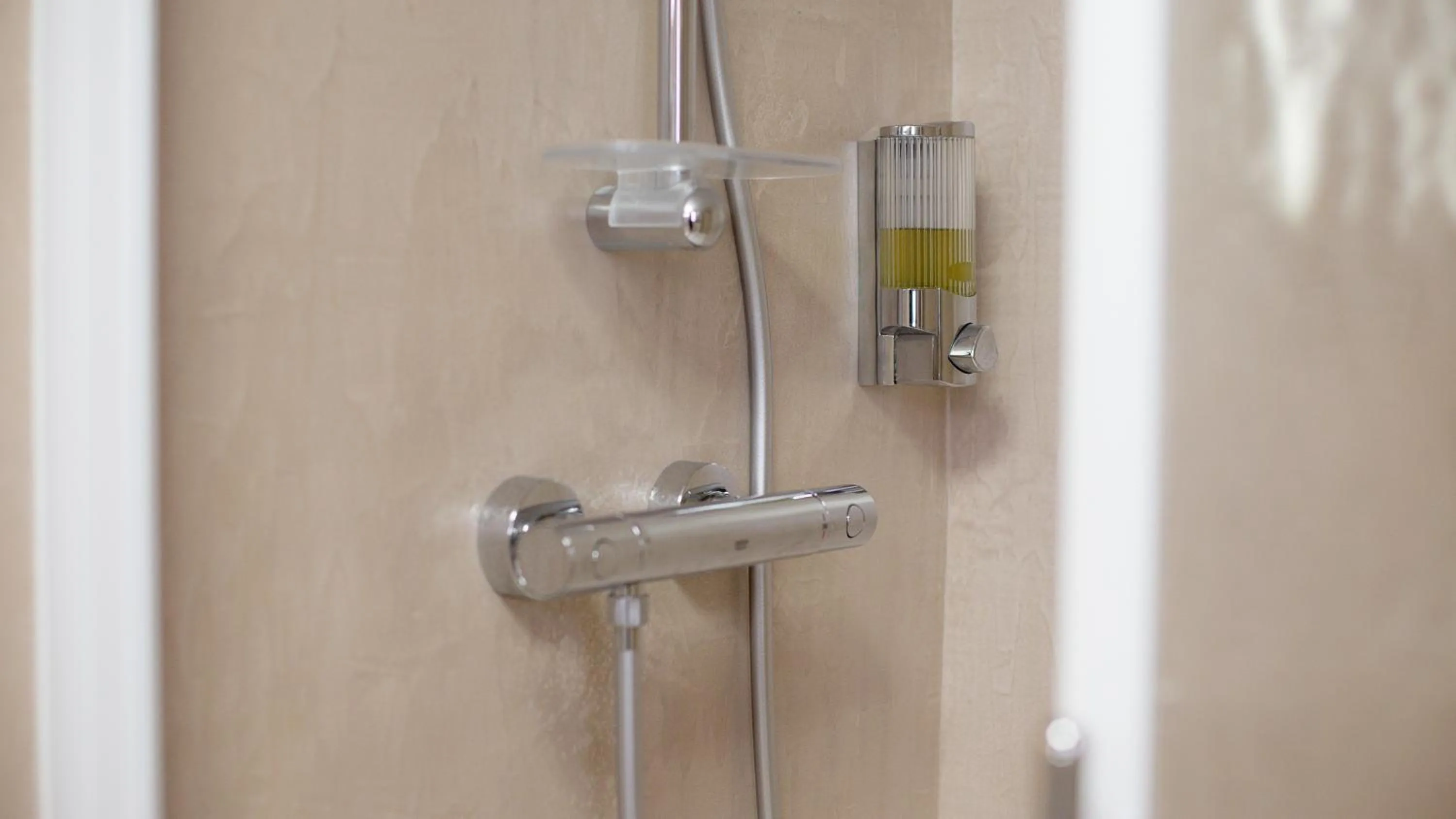 Bathroom in Hôtel Napoléon