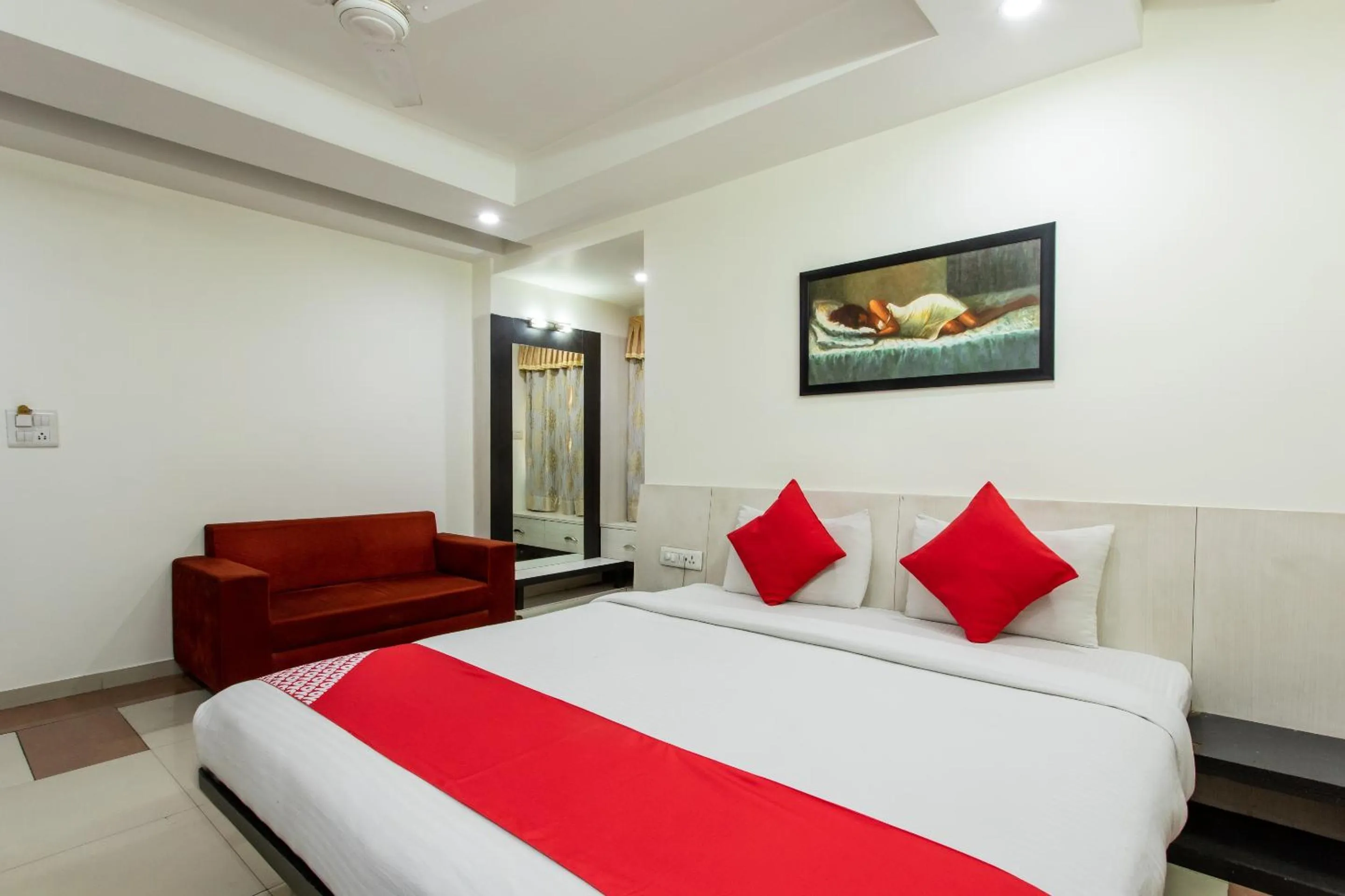 Bedroom, Bed in Hotel O Mohit Regency
