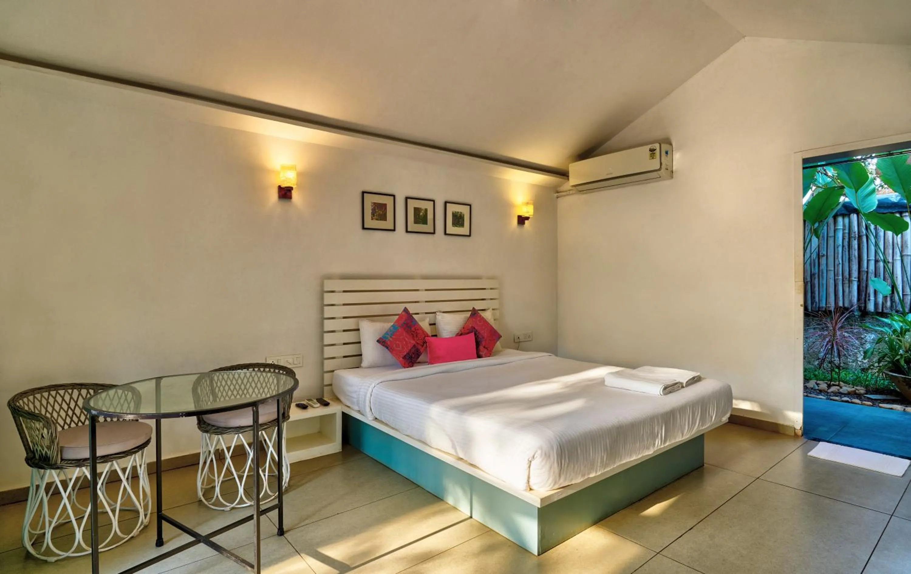 Bedroom, Bed in Blu Resorts