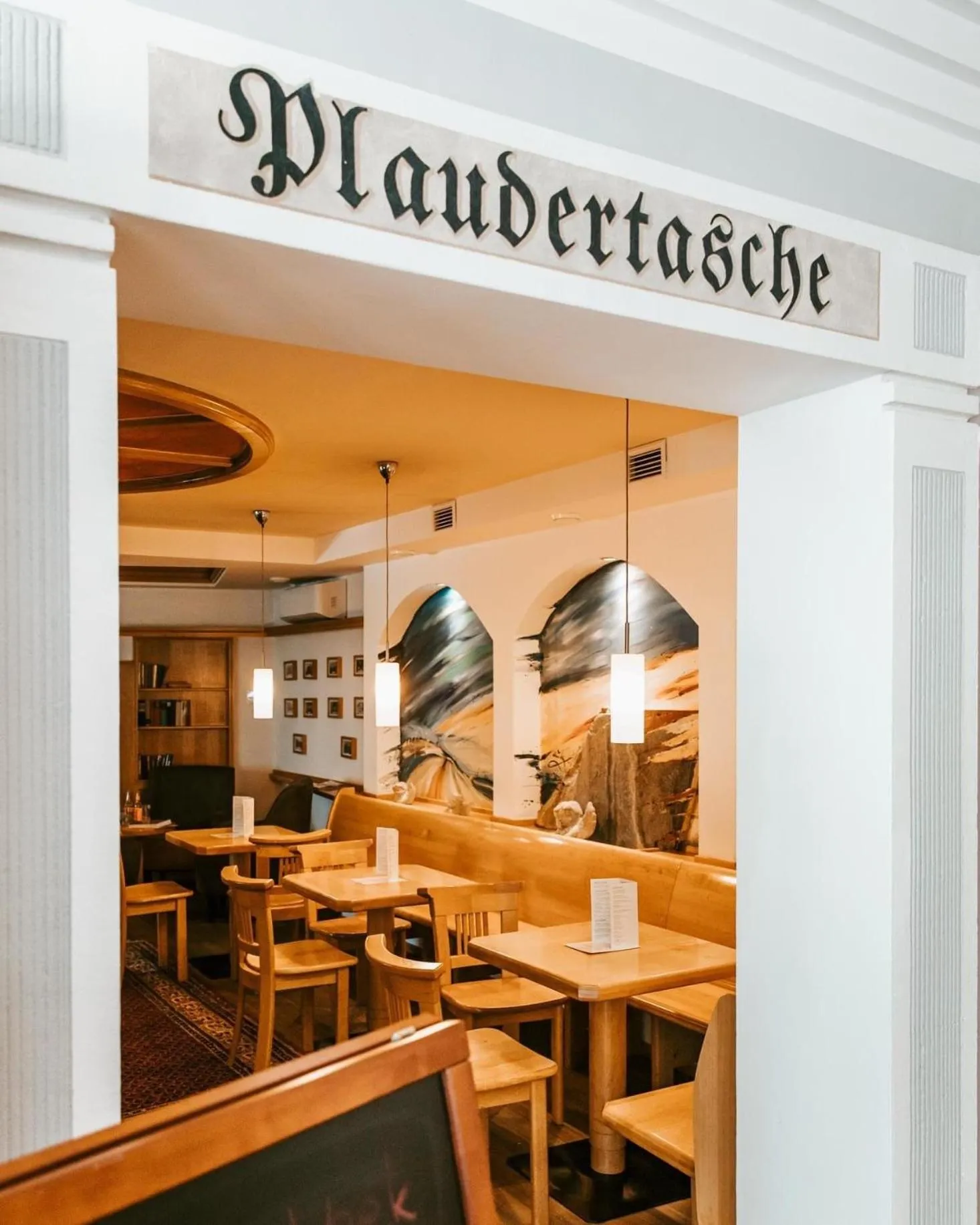 Lounge or bar in Thermenhotel Vier Jahreszeiten