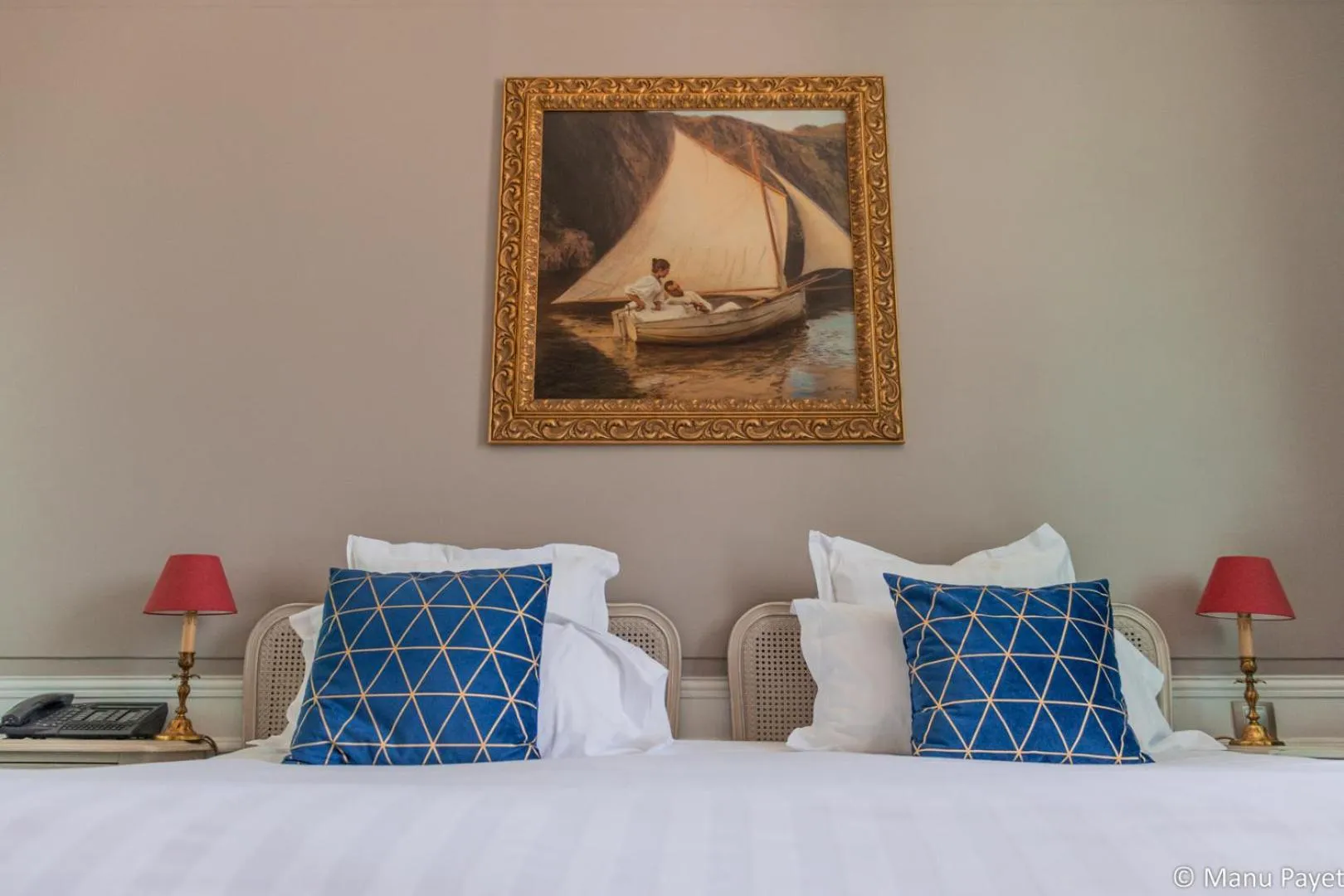 Bed in Grand Hotel De La Reine - Place Stanislas