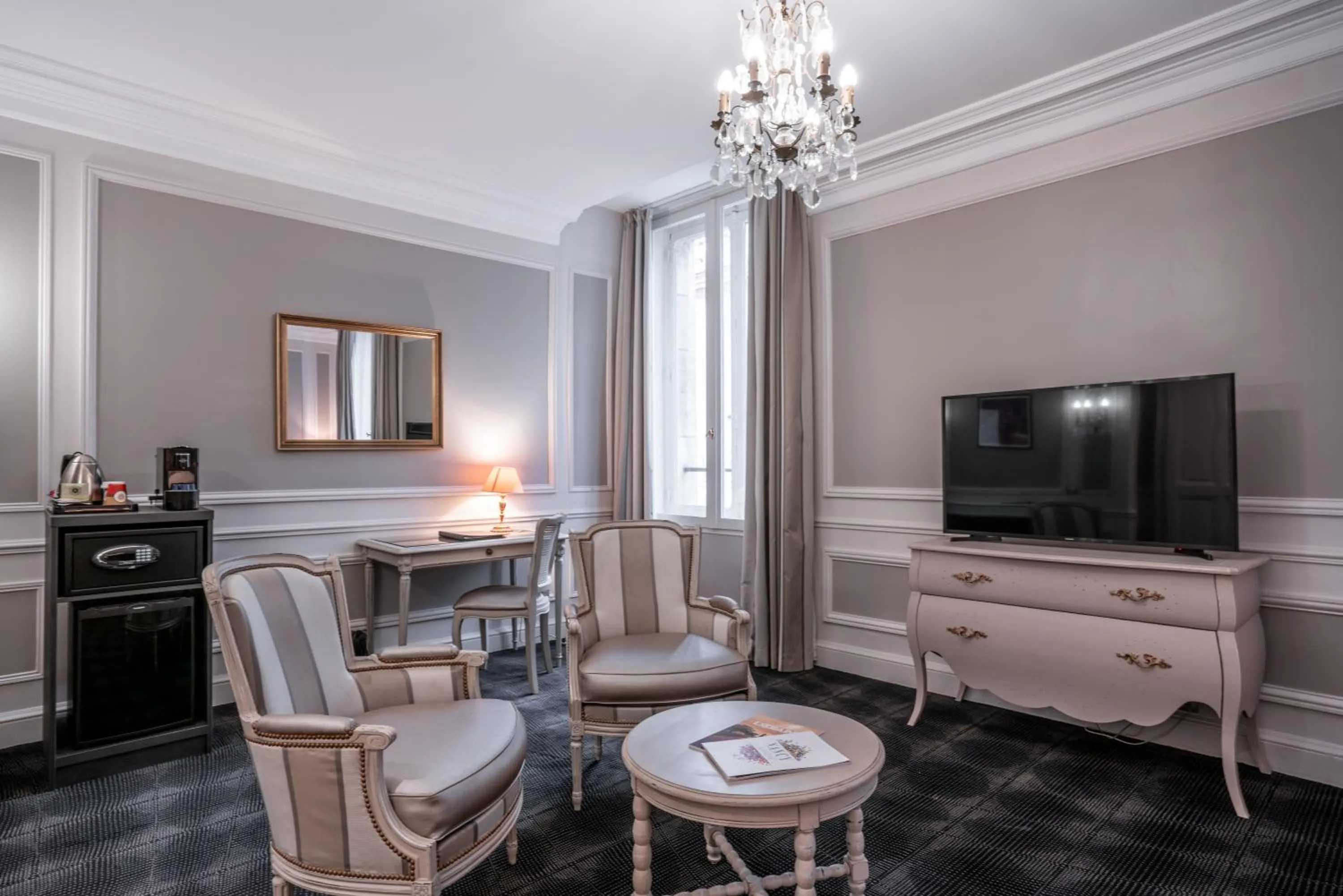 Lounge or bar in Grand Hotel De La Reine - Place Stanislas