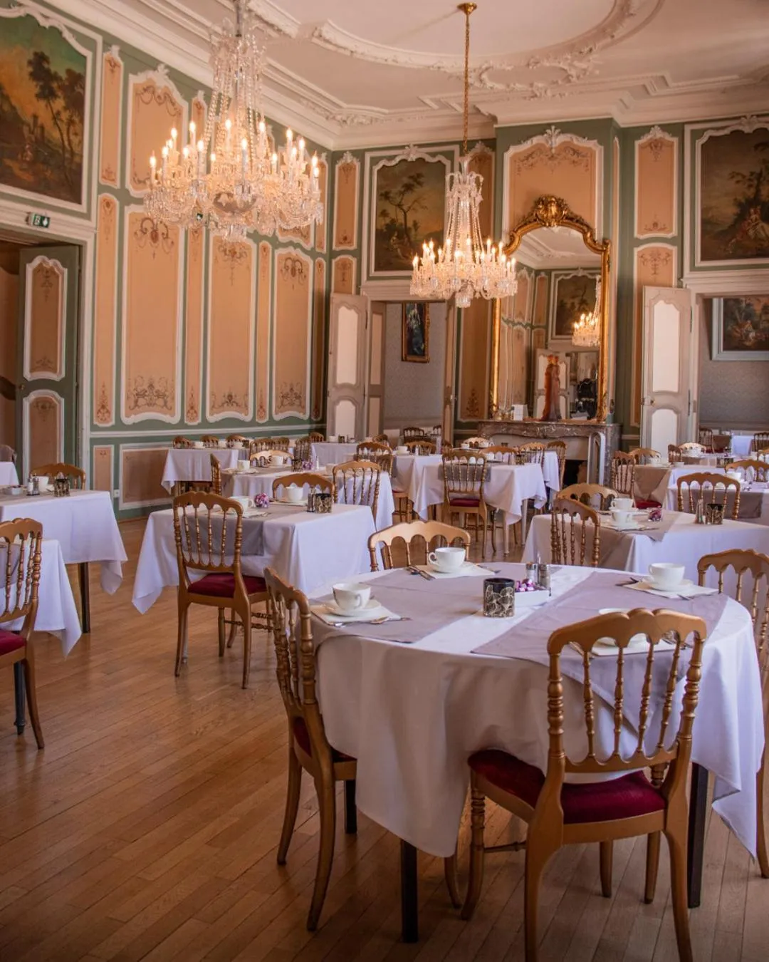 Breakfast in Grand Hotel De La Reine - Place Stanislas