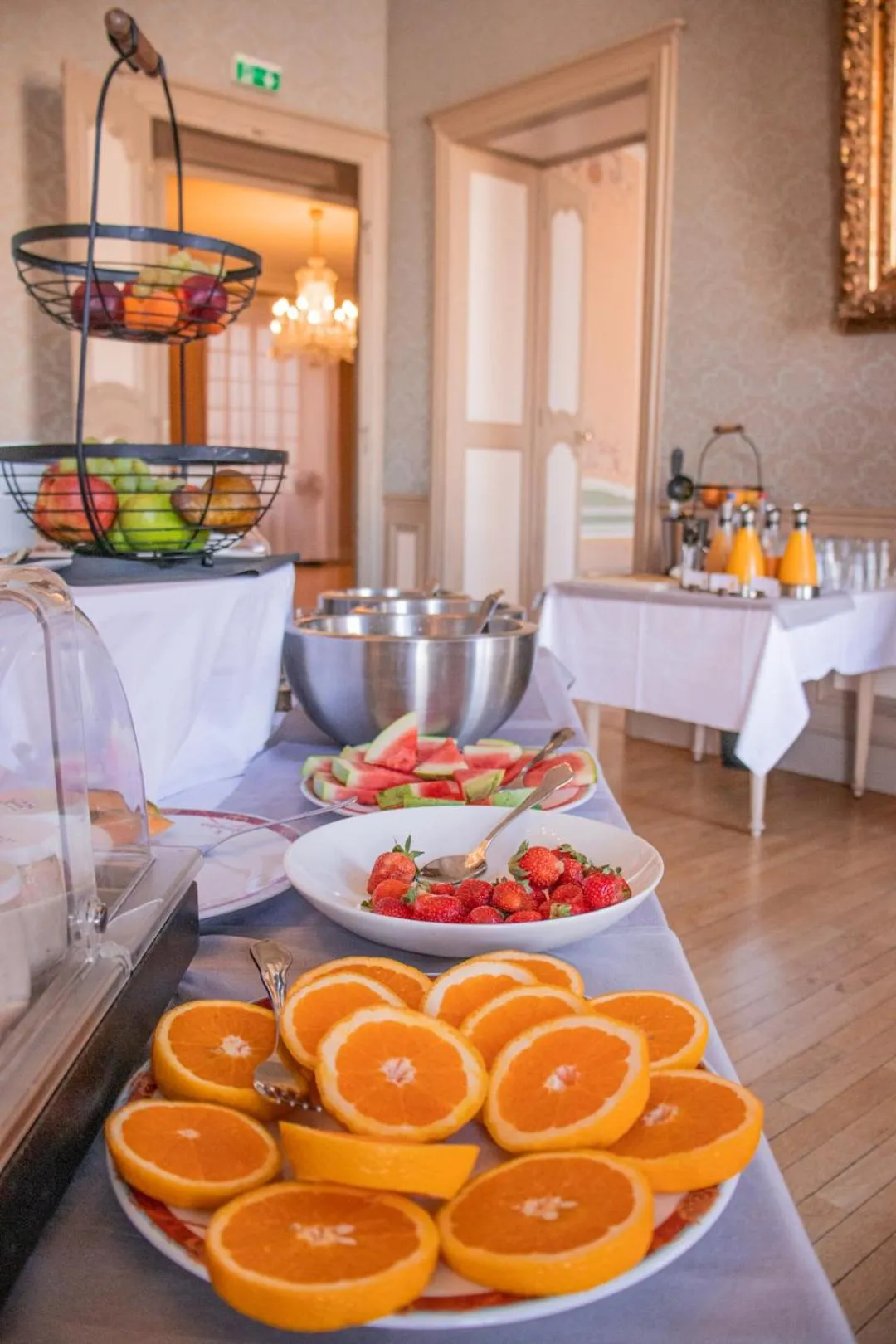 Breakfast in Grand Hotel De La Reine - Place Stanislas