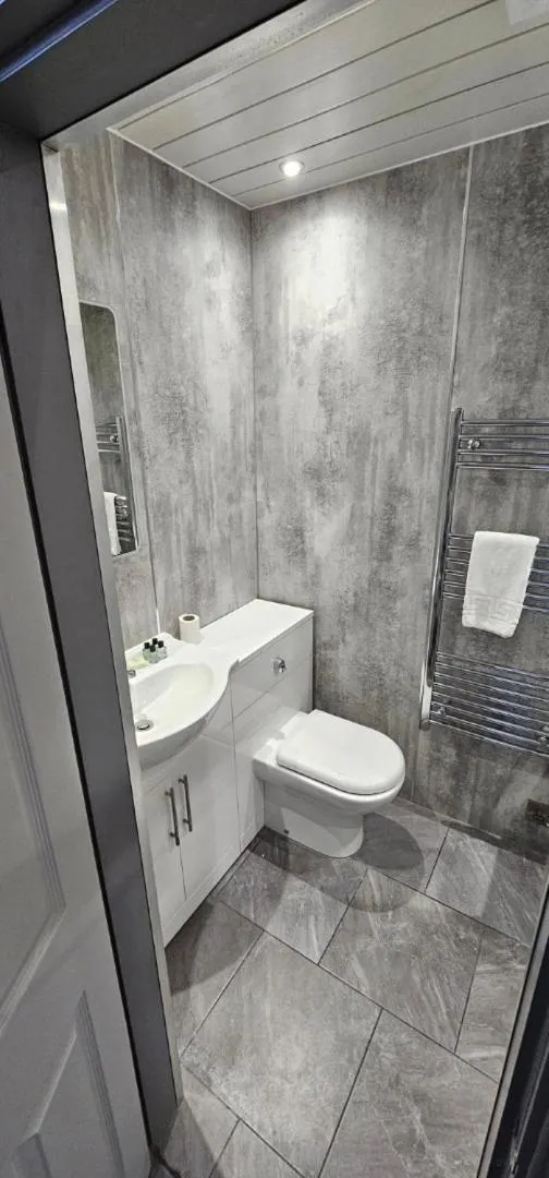 Bathroom in The Victoria Hotel