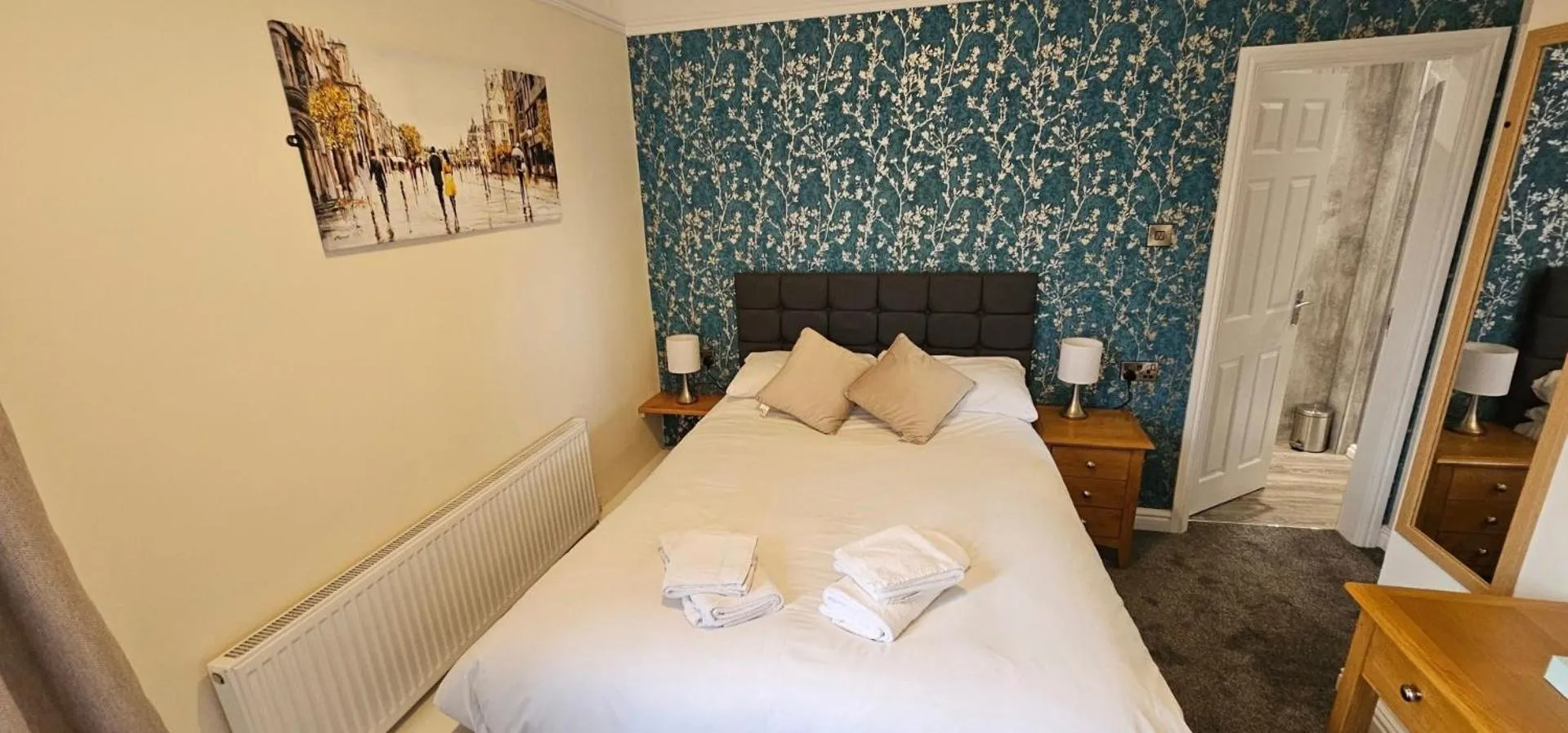 Bedroom, Bed in The Victoria Hotel