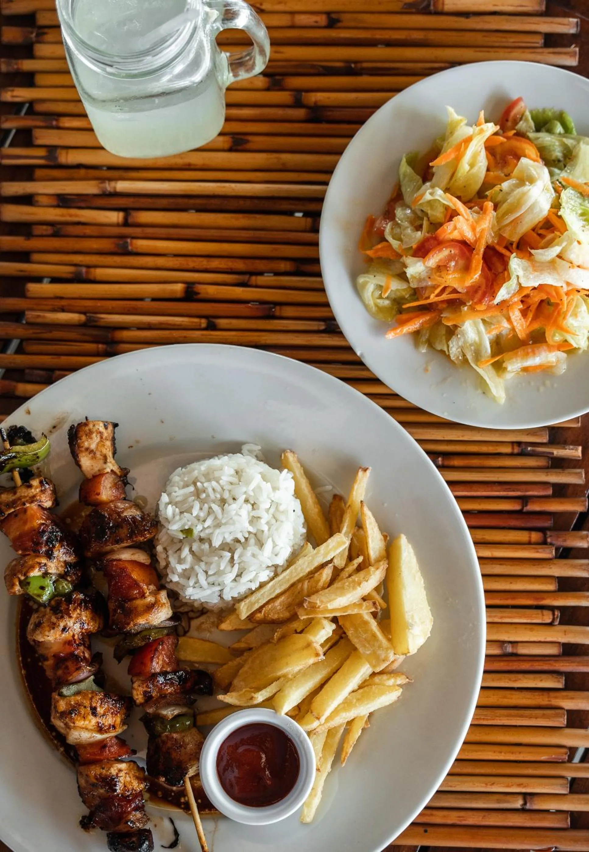 Food and drinks in Hotel Punta Teonoste Boutique Beachfront Resort