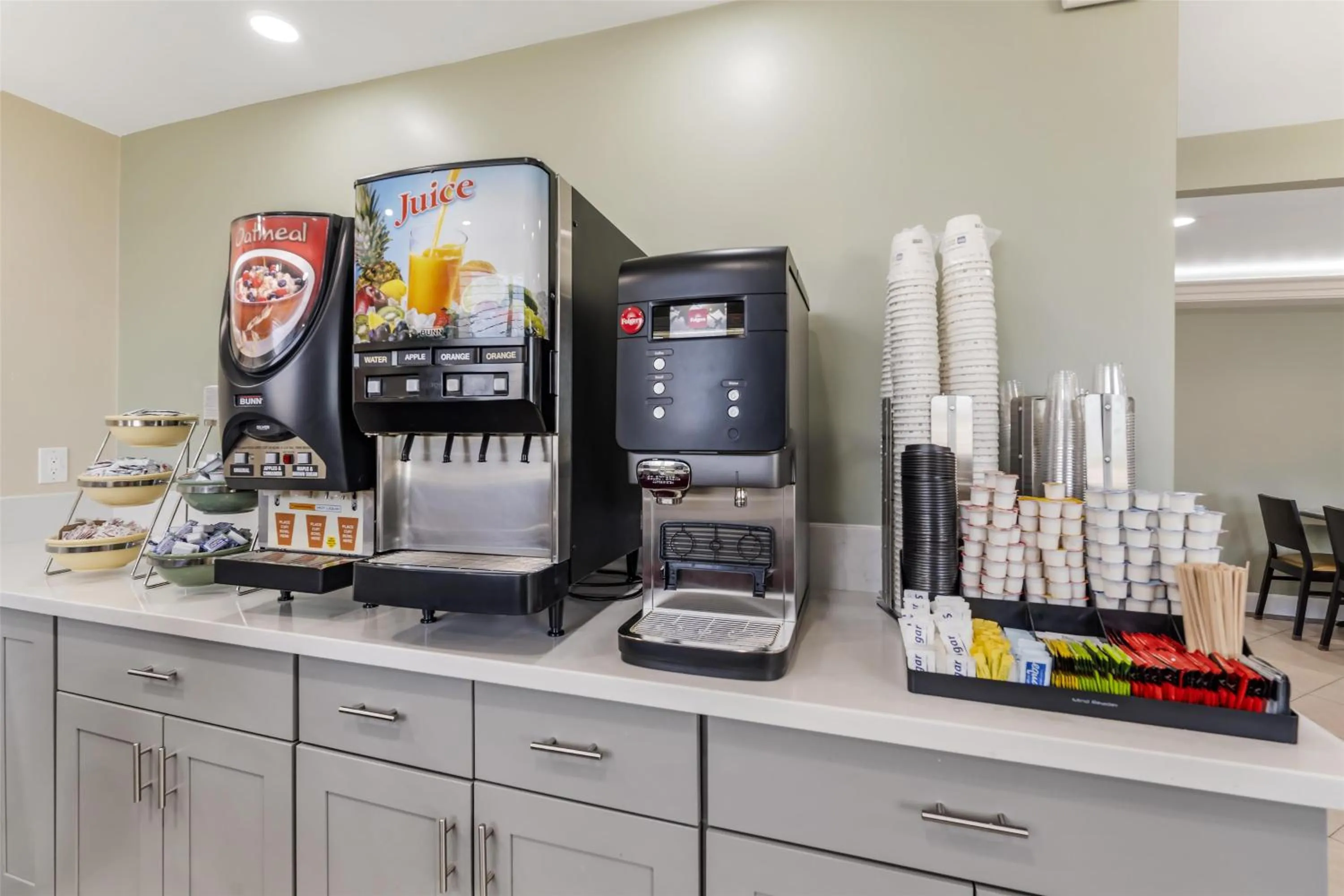 Breakfast in Best Western Plus LA Mid-Town Hotel