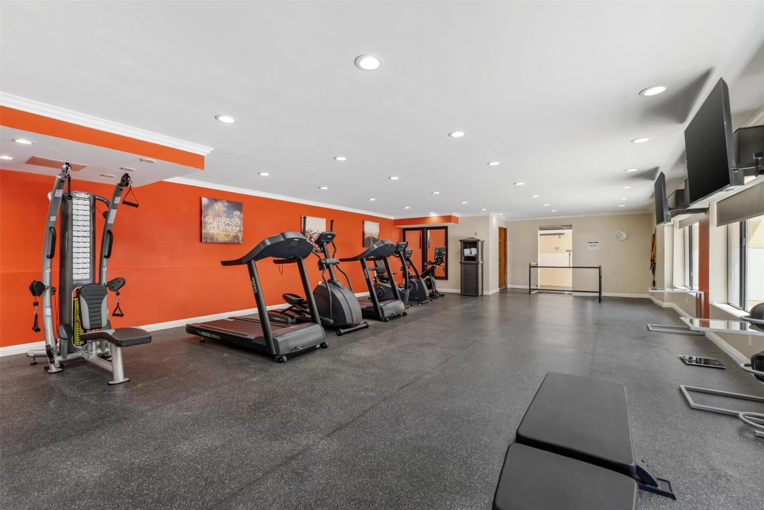 Fitness centre/facilities in Best Western Plus LA Mid-Town Hotel