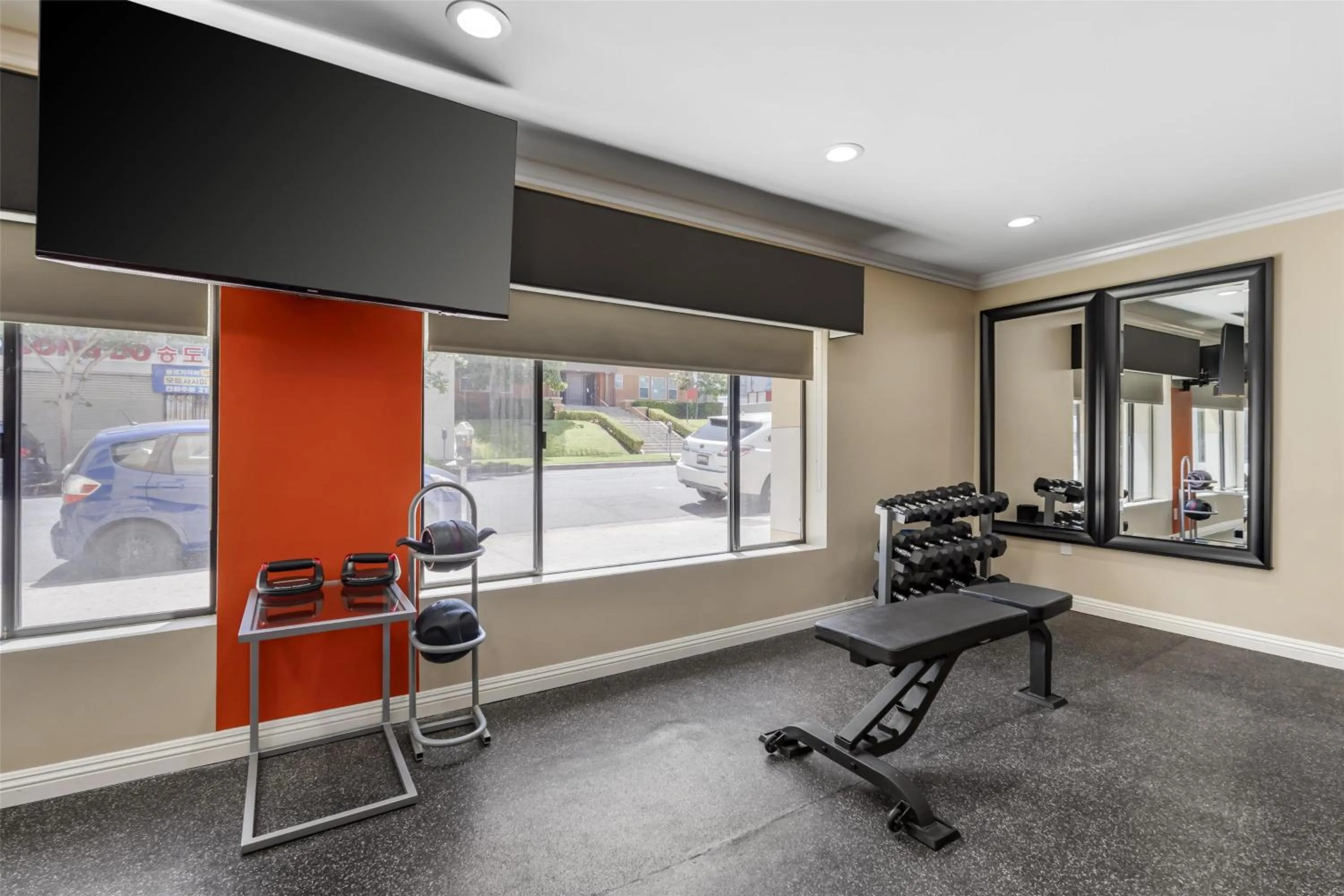 Fitness centre/facilities in Best Western Plus LA Mid-Town Hotel