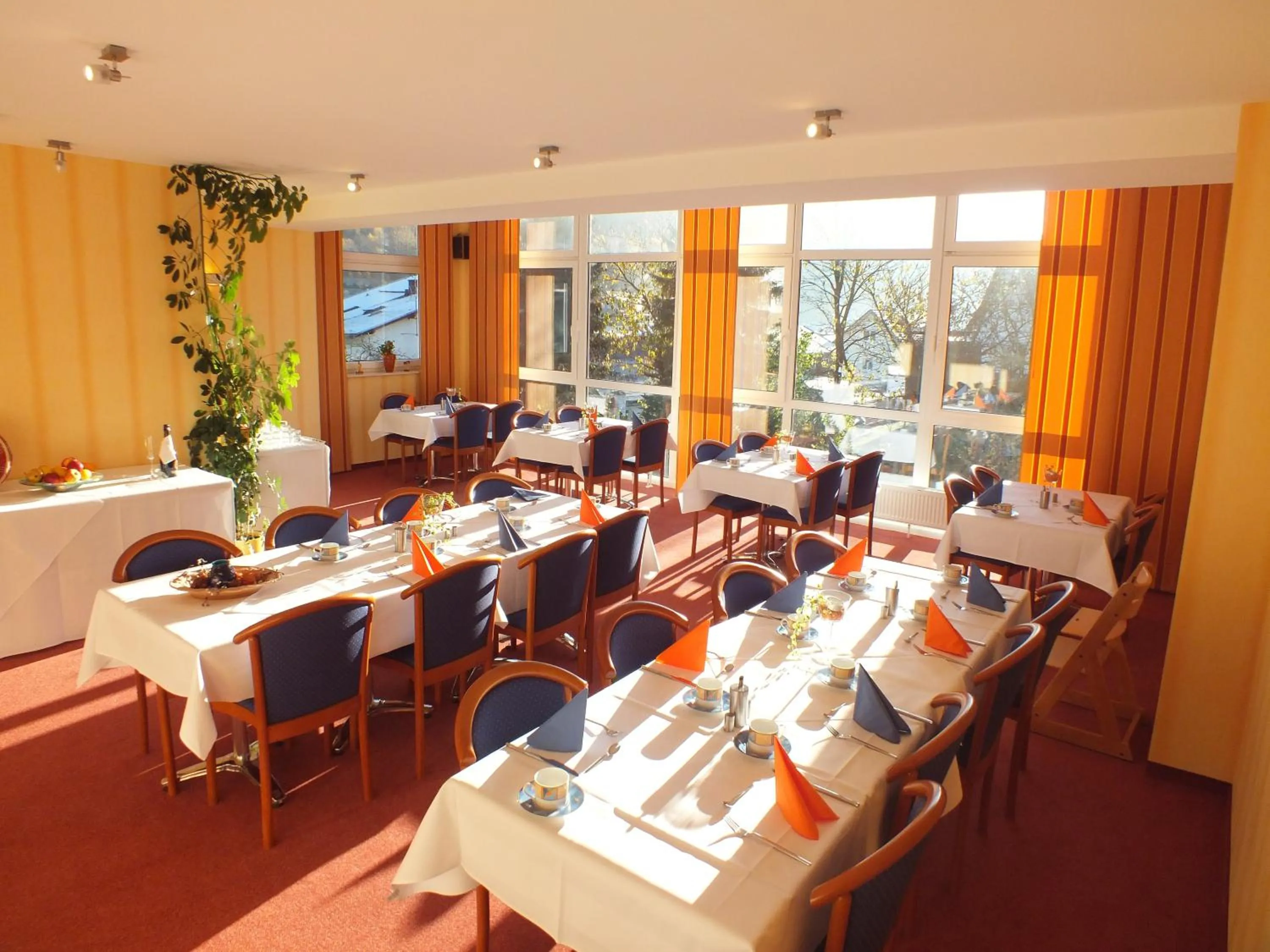 Restaurant/places to eat in Altes Doktorhaus - Hotel Garni