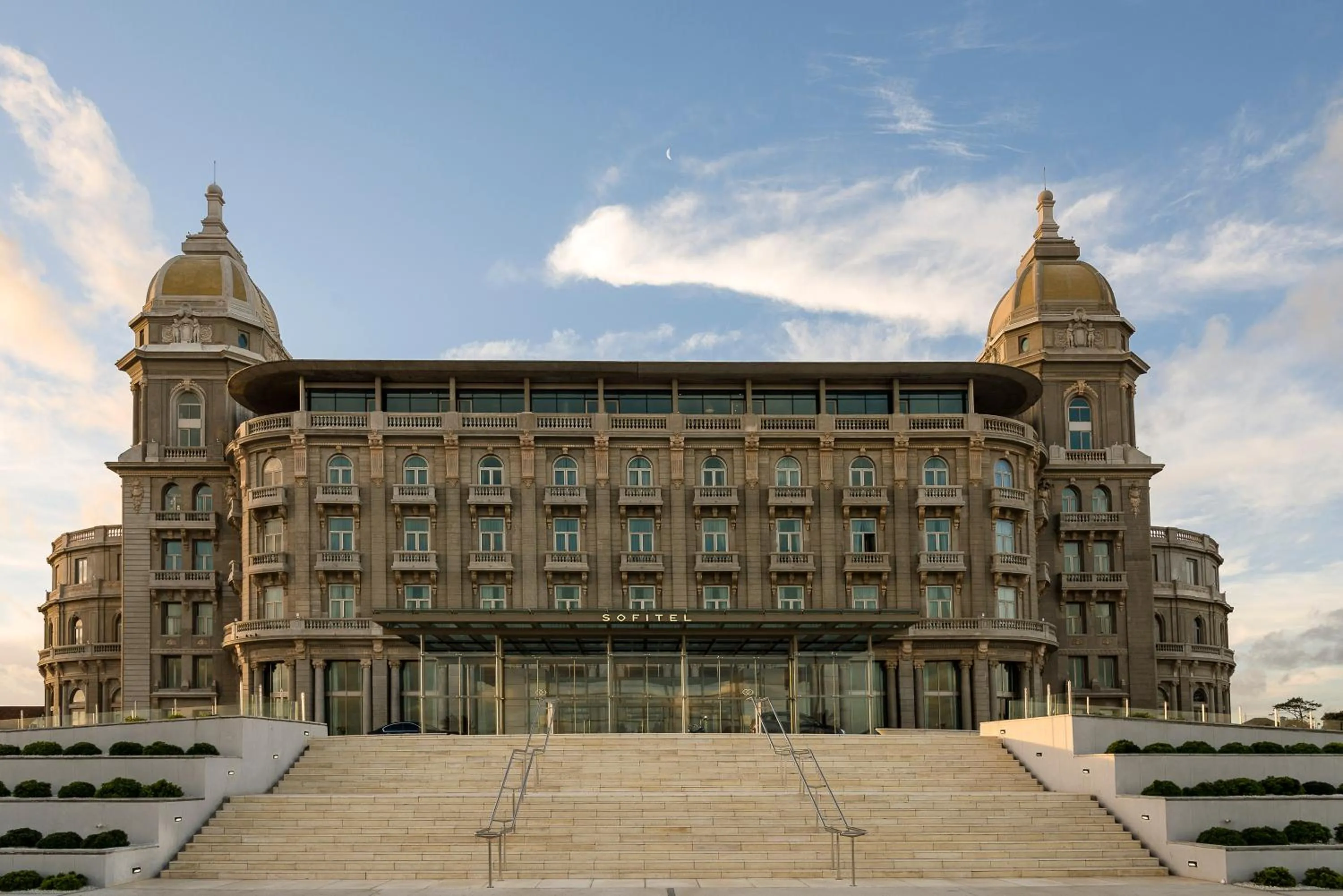 Facade/entrance in Sofitel Montevideo Casino Carrasco & Spa
