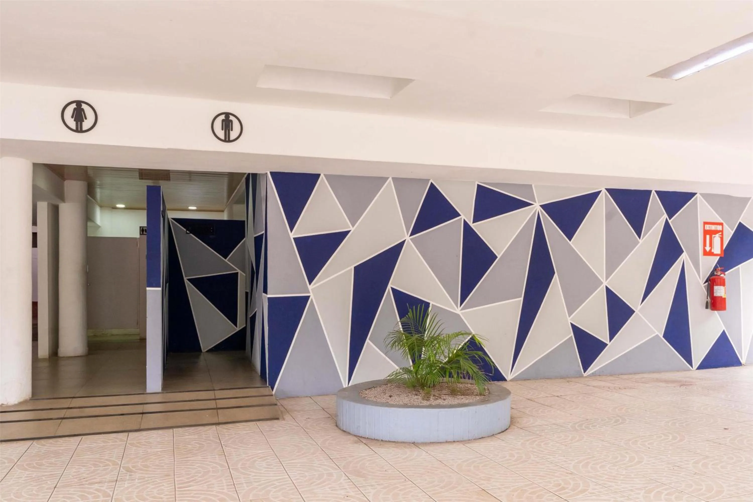 Property building in Best Western Las Mercedes Airport