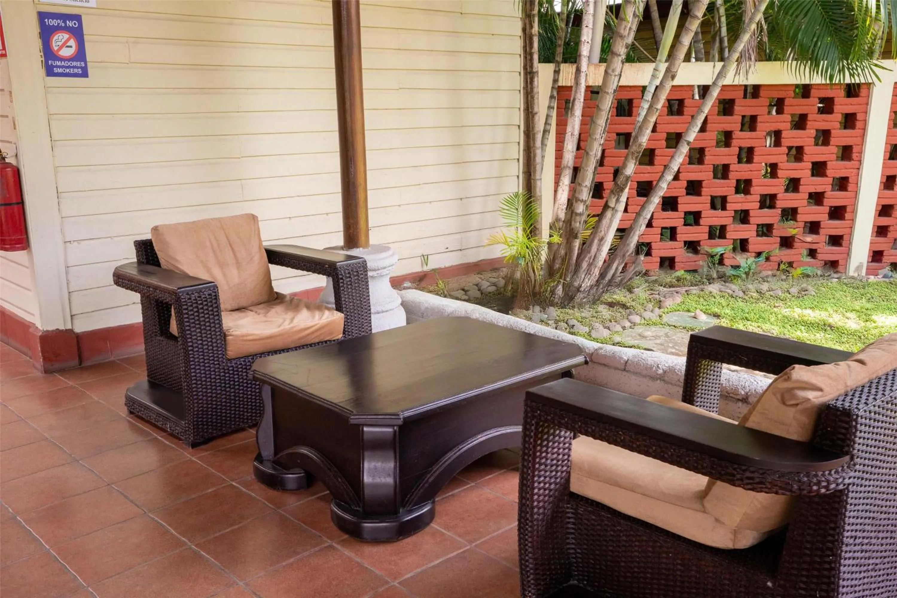 Property building in Best Western Las Mercedes Airport