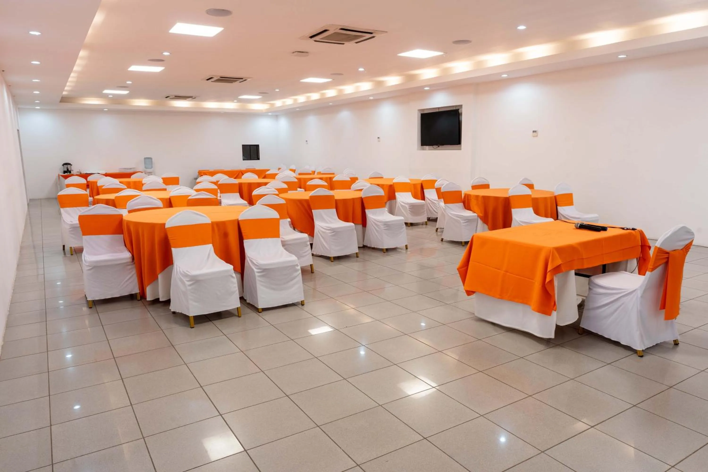 Meeting/conference room in Best Western Las Mercedes Airport