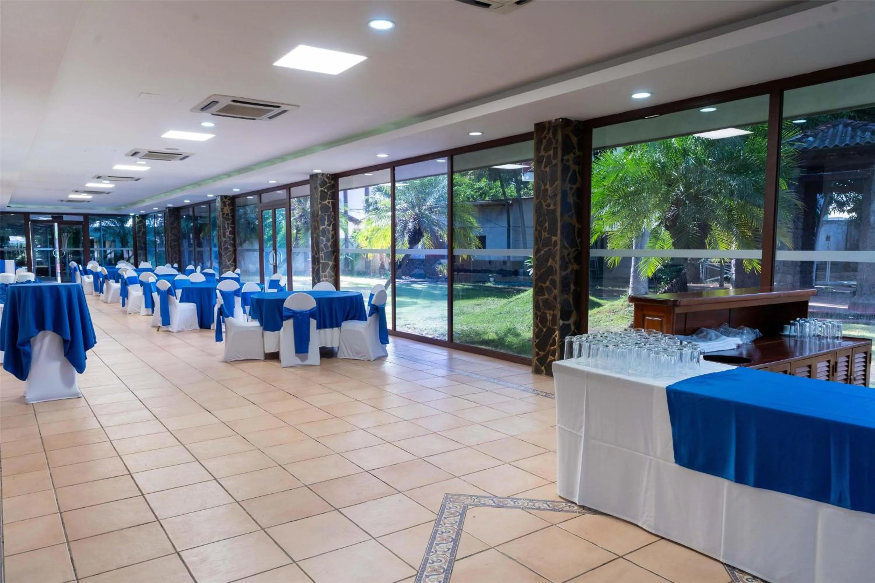 Meeting/conference room in Best Western Las Mercedes Airport