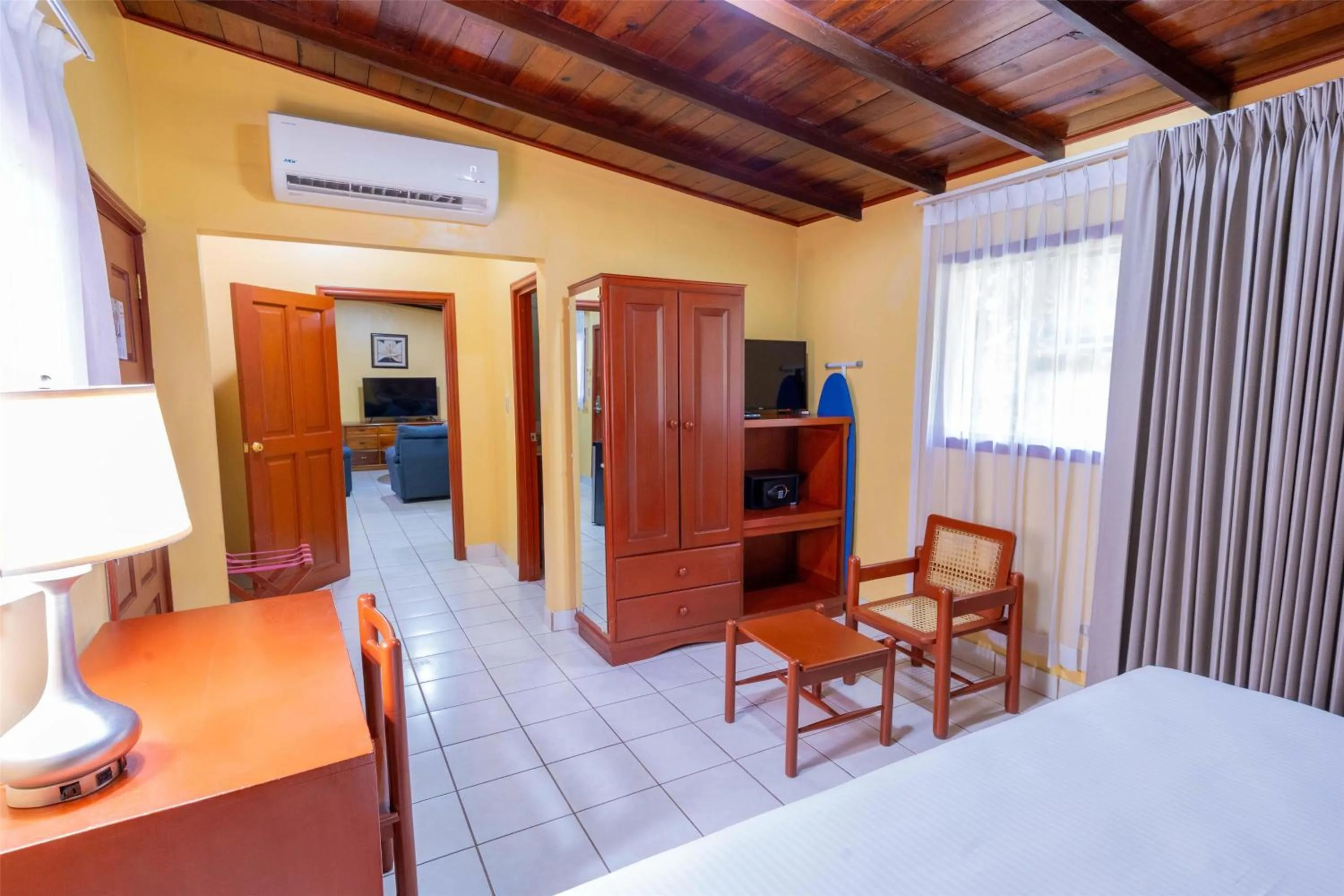 Photo of the whole room, Bed in Best Western Las Mercedes Airport