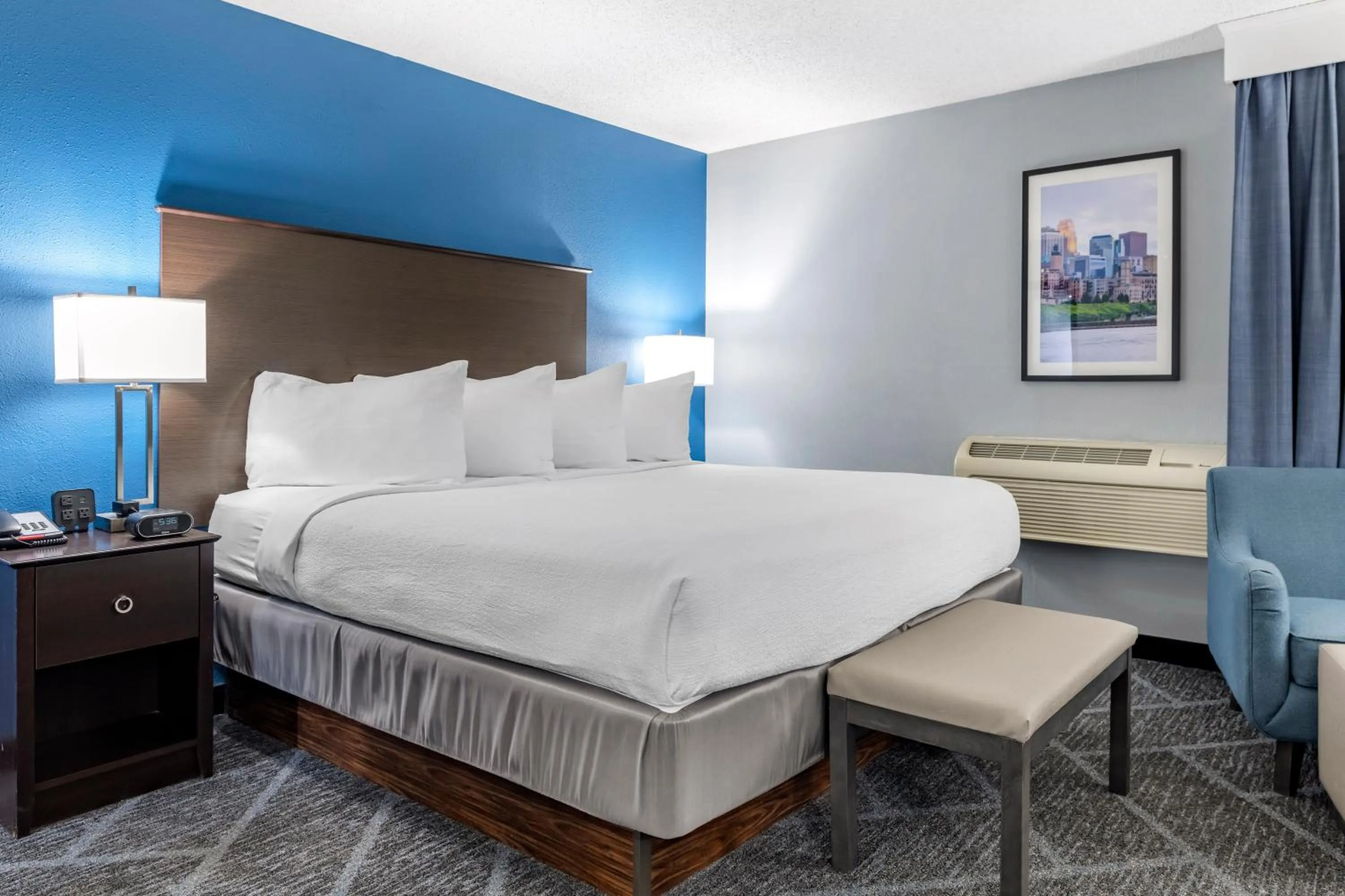 Photo of the whole room, Bed in Best Western Bloomington Edina - Minneapolis