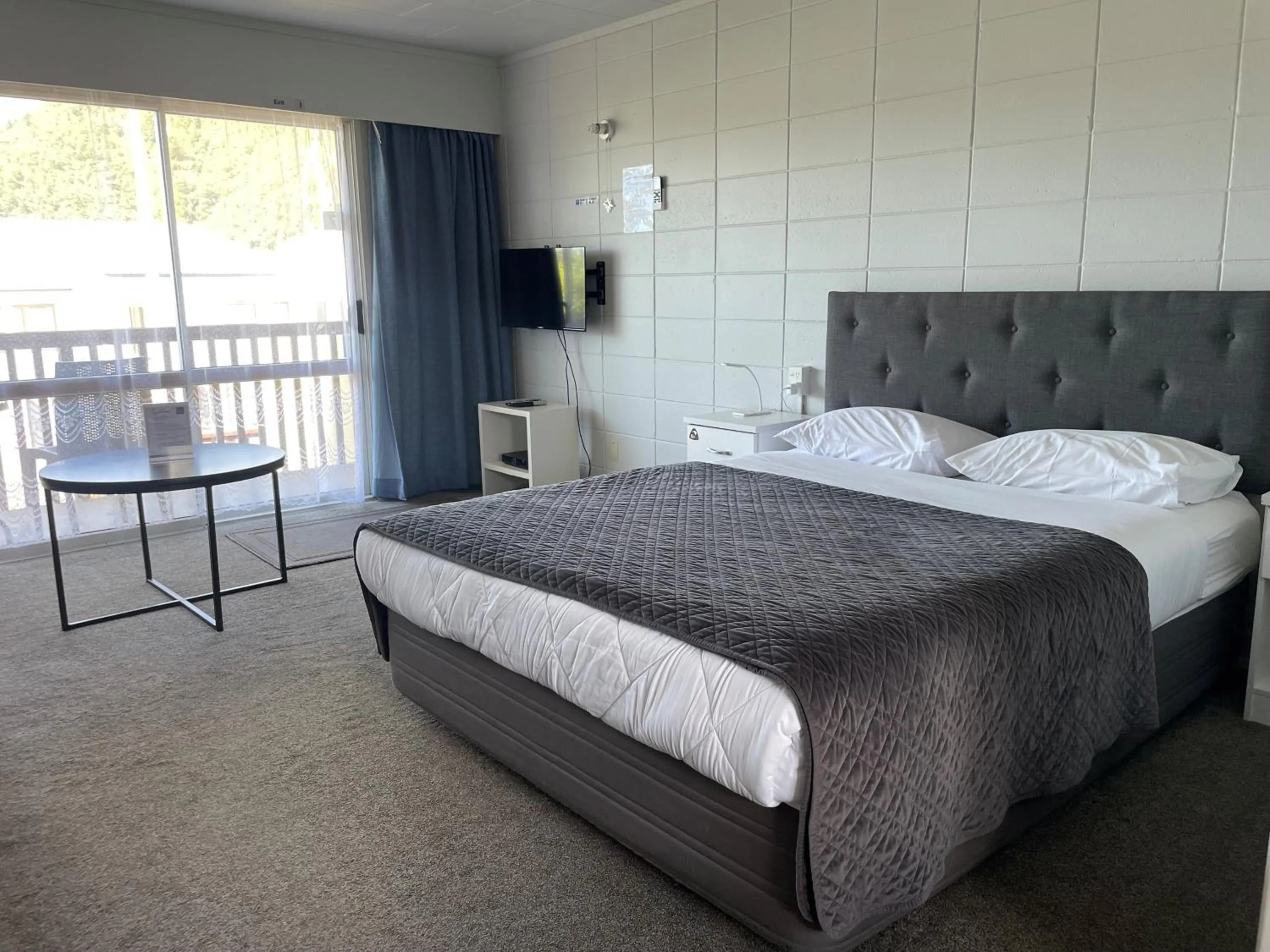 Bed in Aaron Court Motel Whangarei