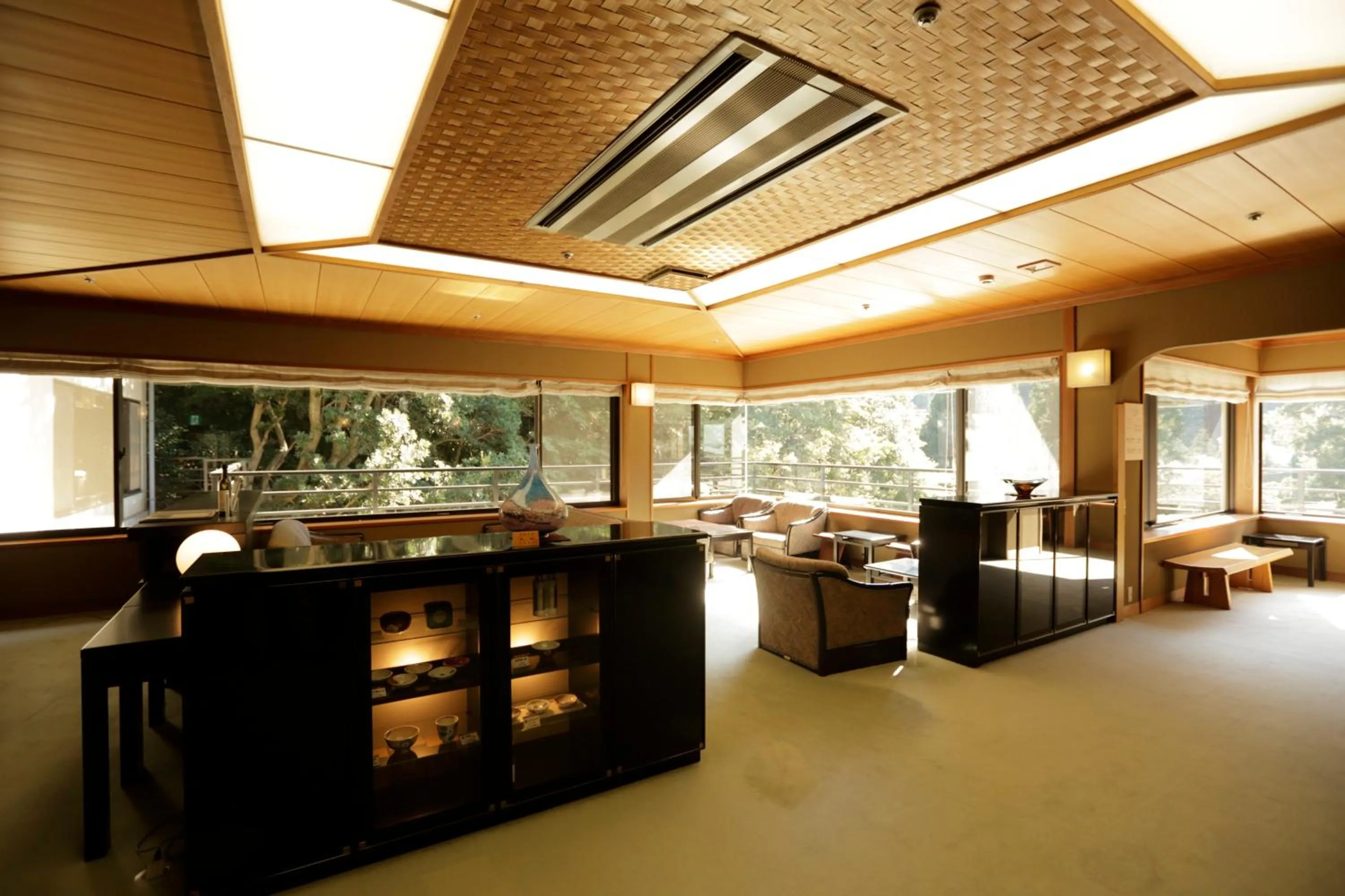 Lounge or bar in Oku Yugawara Tsubaki