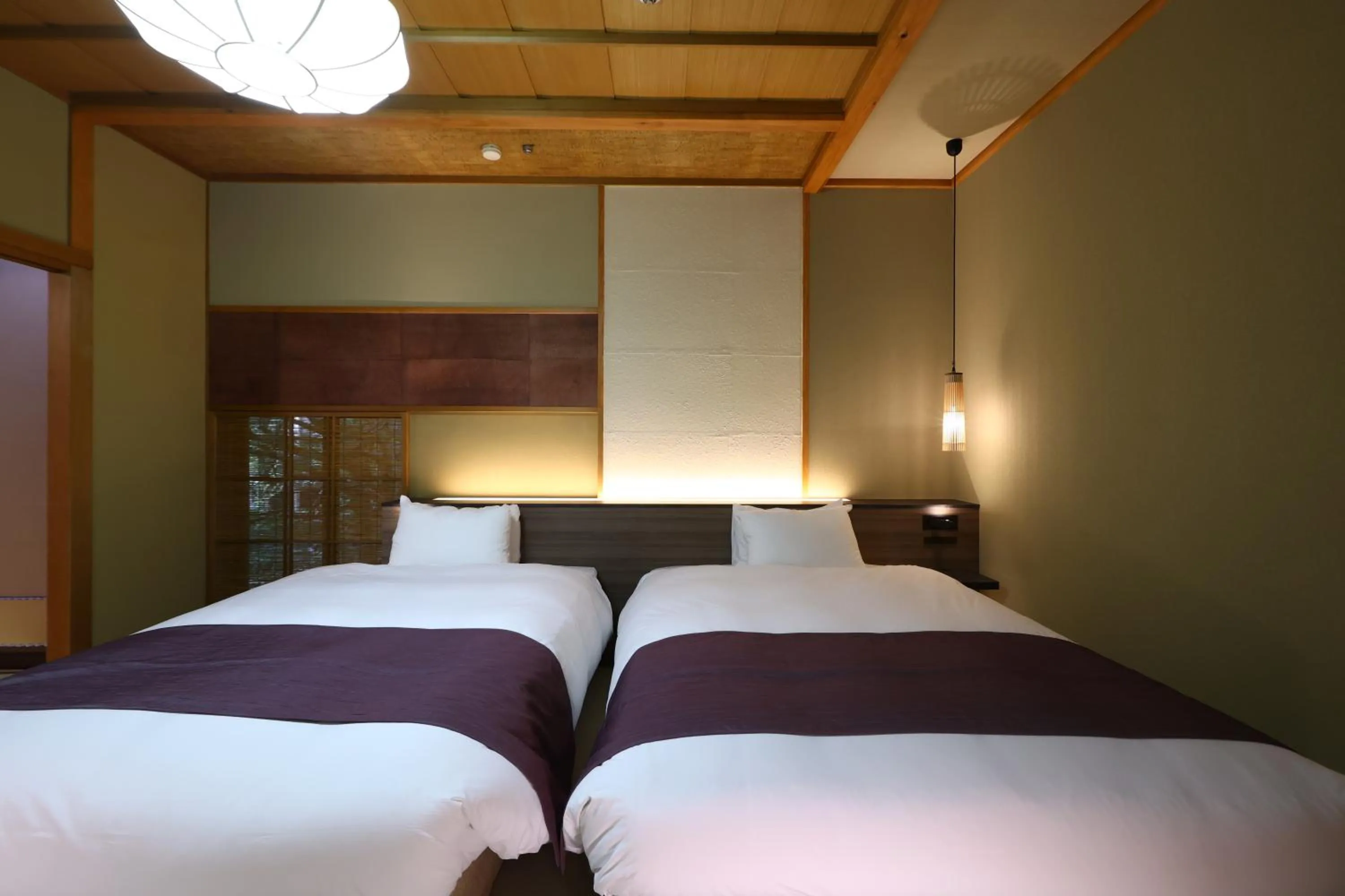 Bedroom, Bed in Oku Yugawara Tsubaki