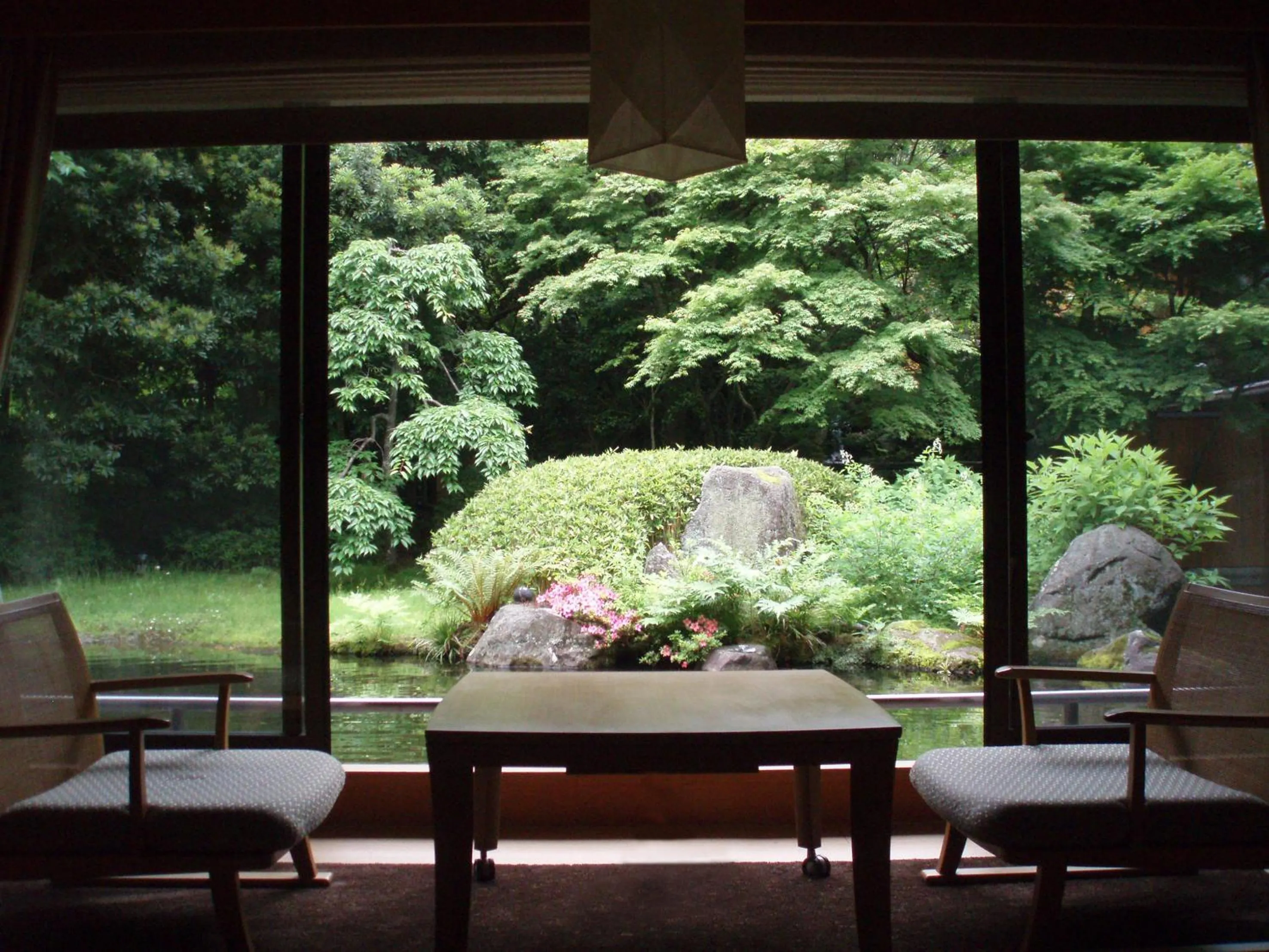 Garden in Oku Yugawara Tsubaki