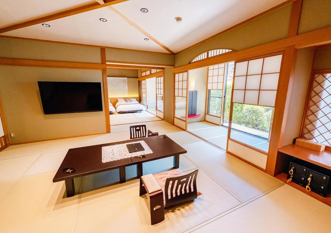 Photo of the whole room in Haiya