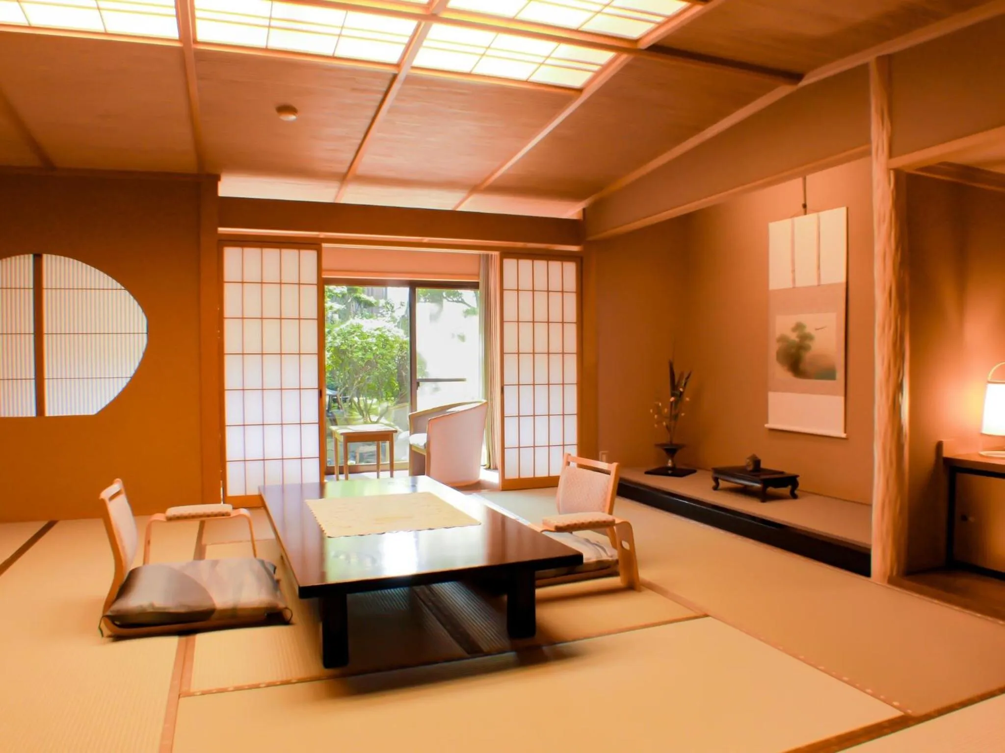 Photo of the whole room, Bed in Haiya