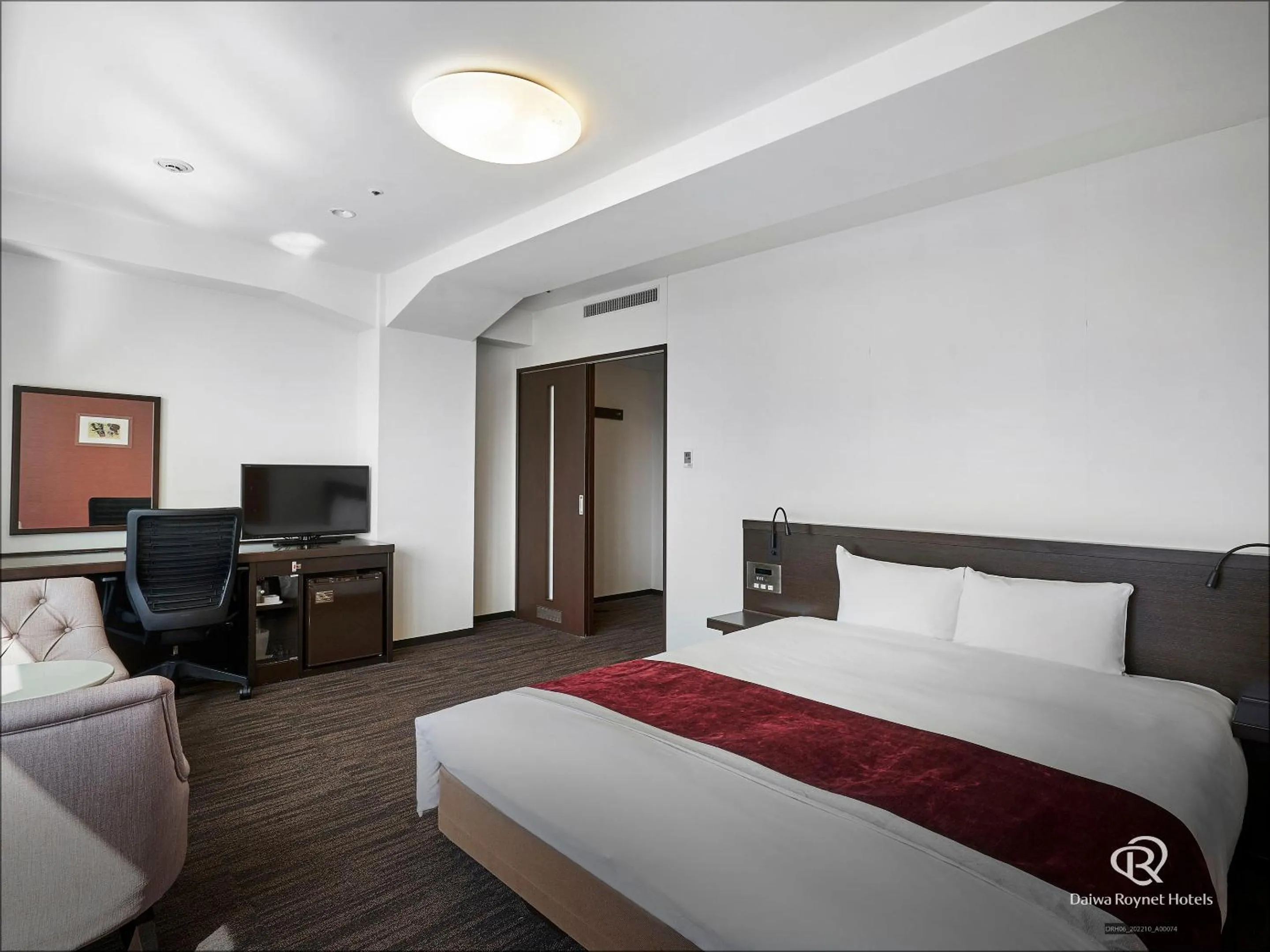 Bed in Daiwa Roynet Hotel Okayama Ekimae