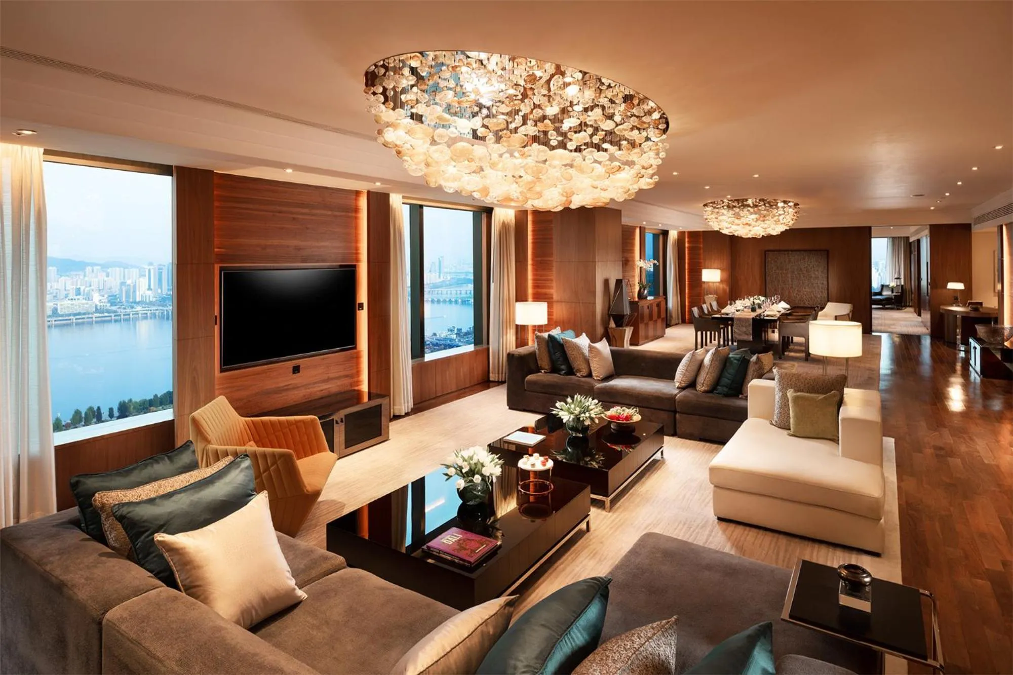 TV and multimedia in Conrad Seoul