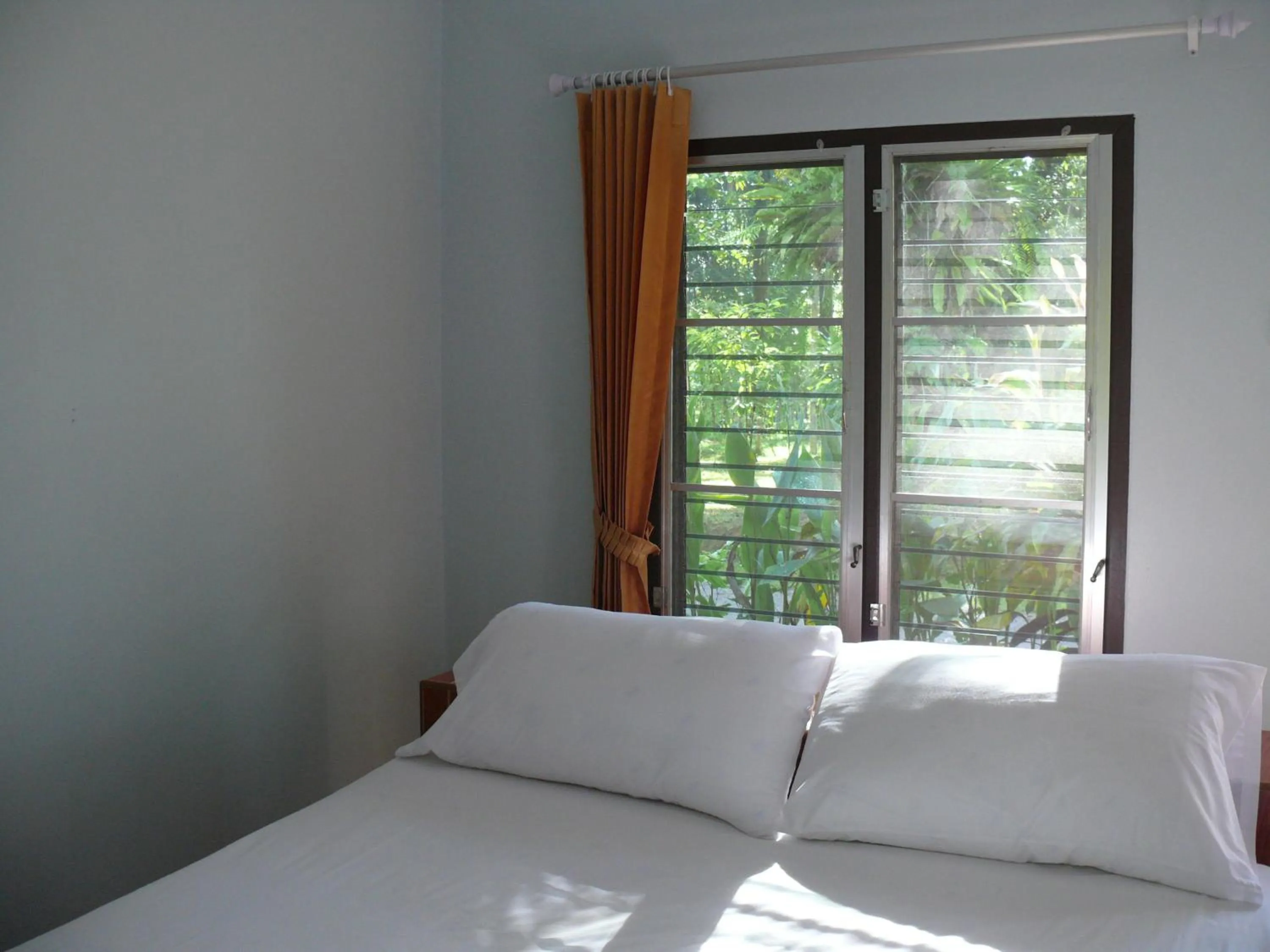 Photo of the whole room, Bed in Suan Bang Bon Guest House