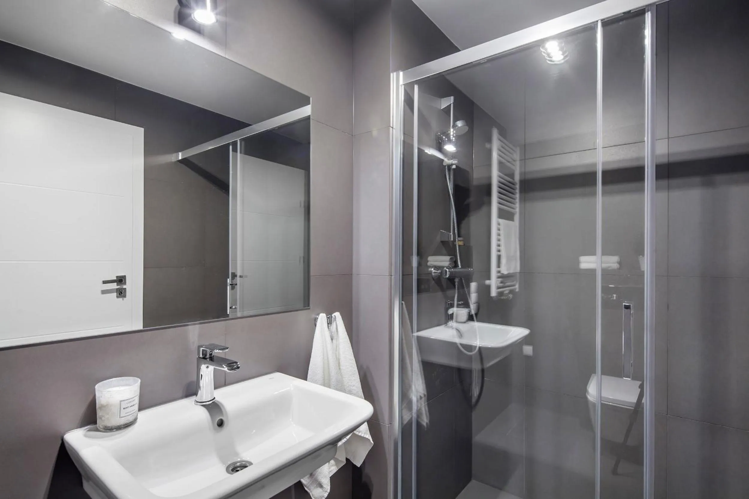 Bathroom in Sleepy3city Apartments Batorego 9