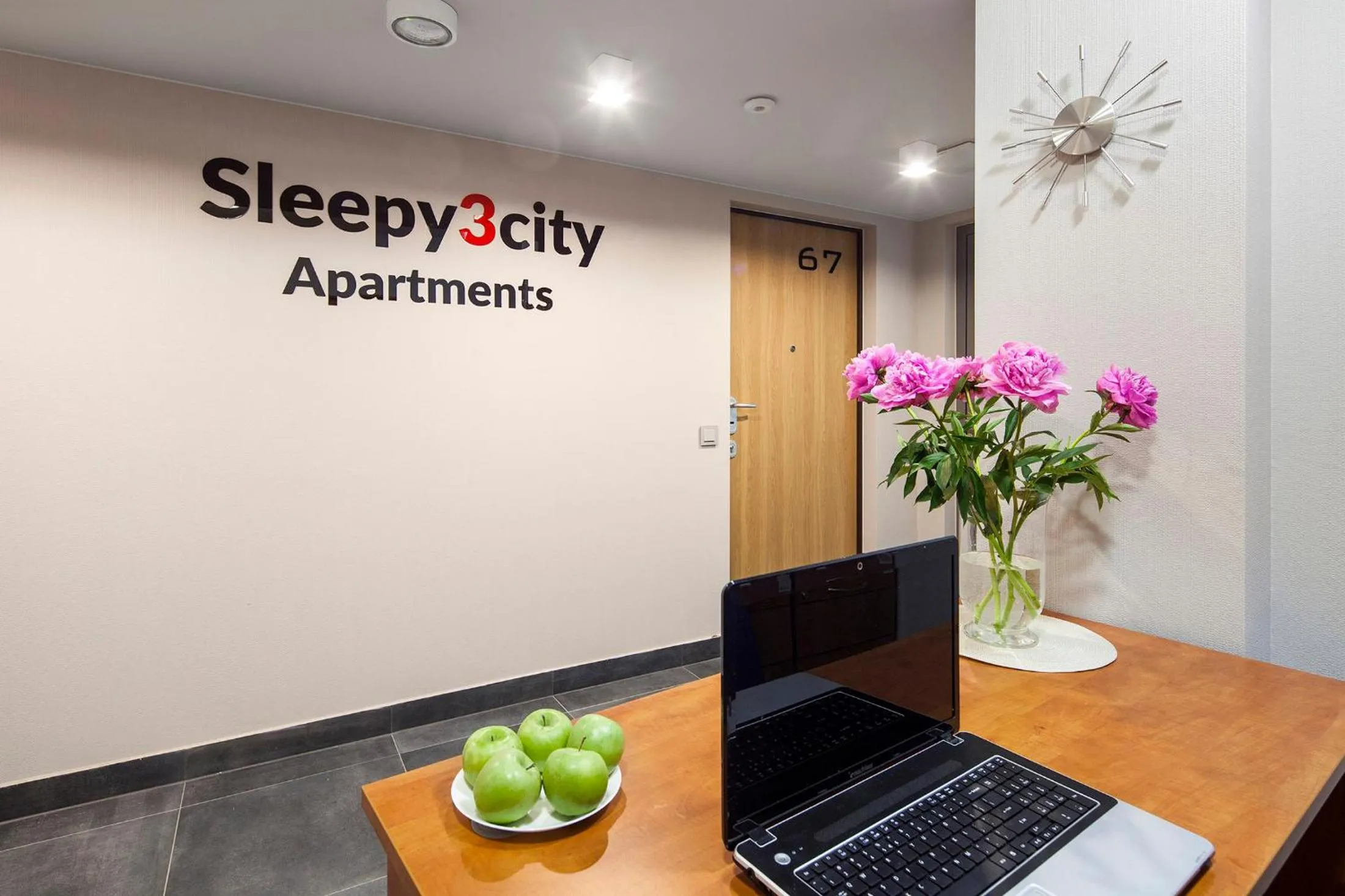 Property logo or sign in Sleepy3city Apartments Batorego 9