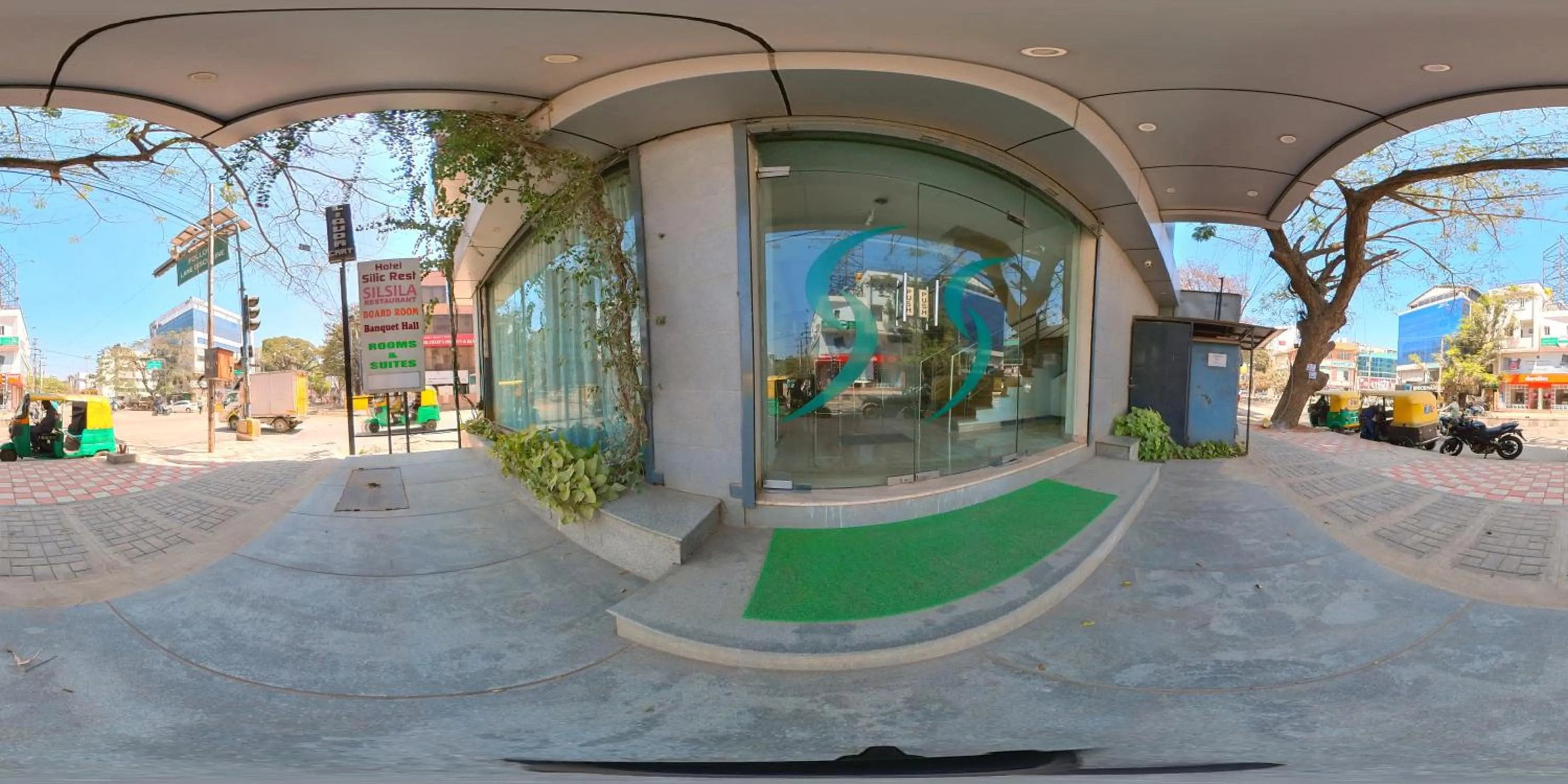 Facade/entrance in Hotel Silicrest