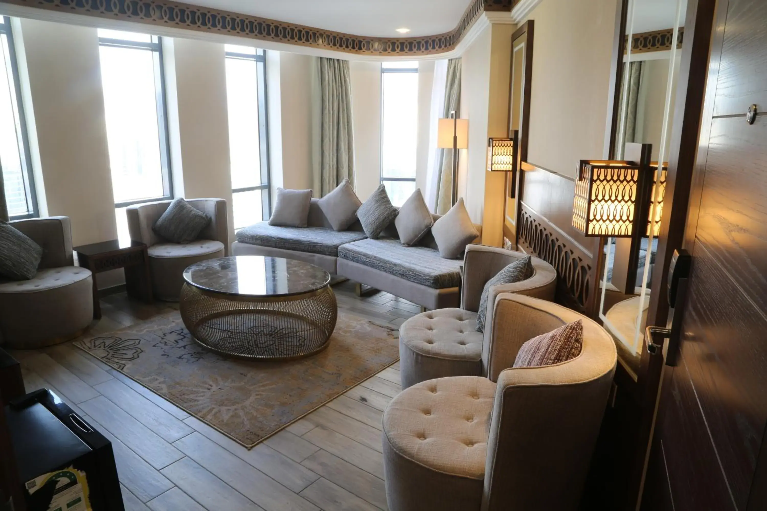 Two-Bedroom Suite in Violet Al Azizia Hotel MASJID Al Qatari Two-Bedroom Suite in Violet Al Azizia Hotel MASJID Al Qatari