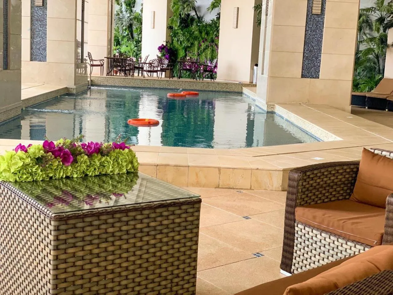 Swimming pool in Violet Al Azizia Hotel MASJID Al Qatari